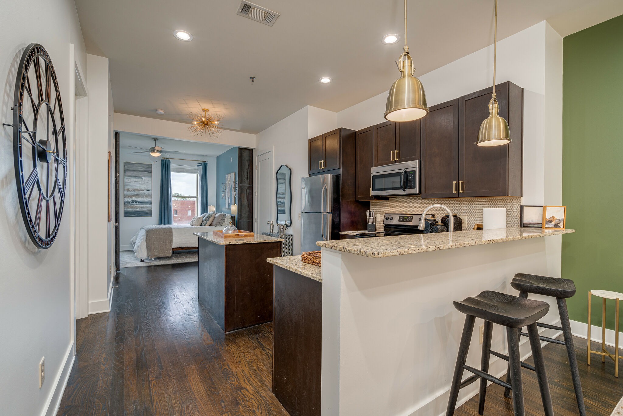210 30th Ave, N Unit: 402