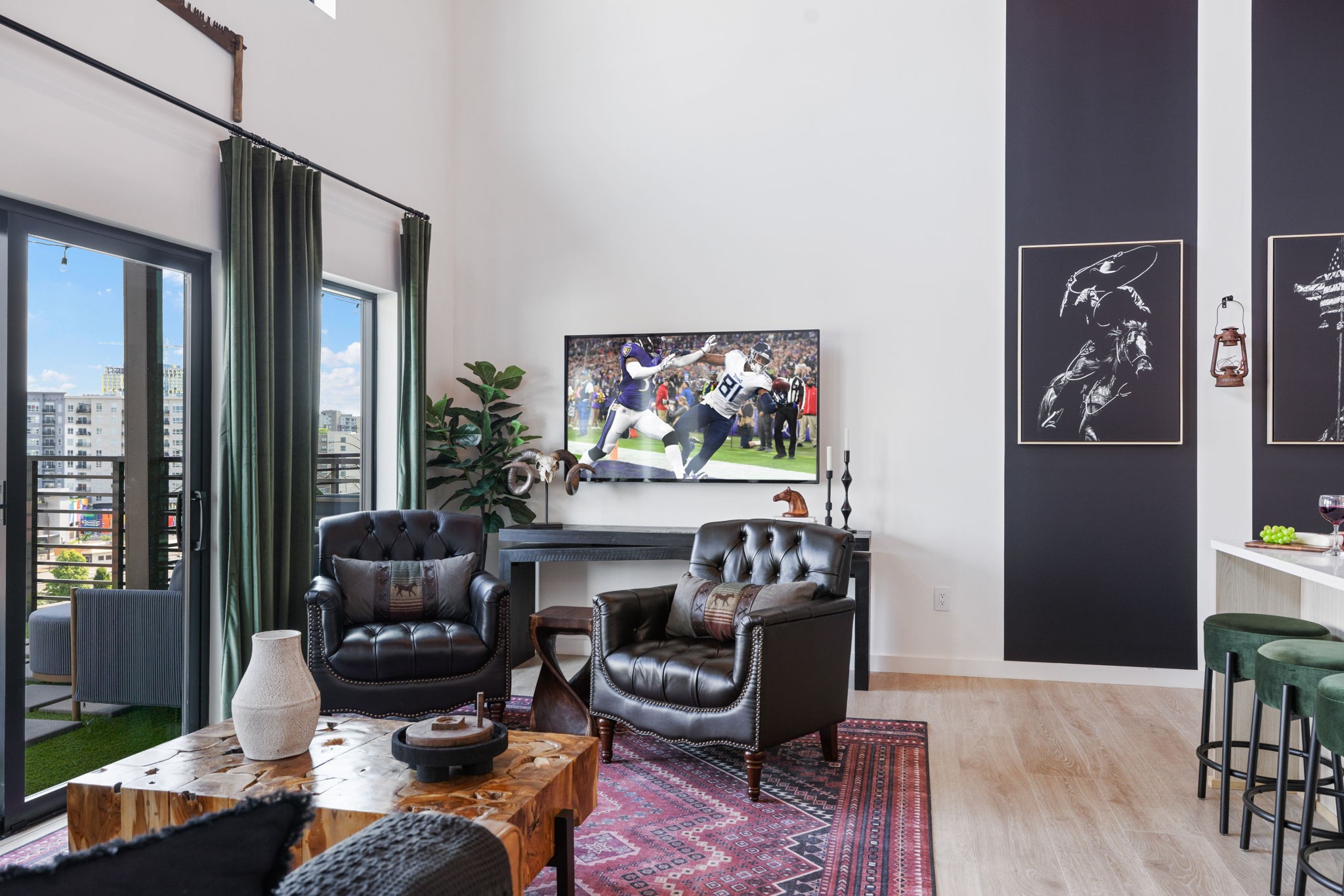 635 7th Ave, S Unit: 608
