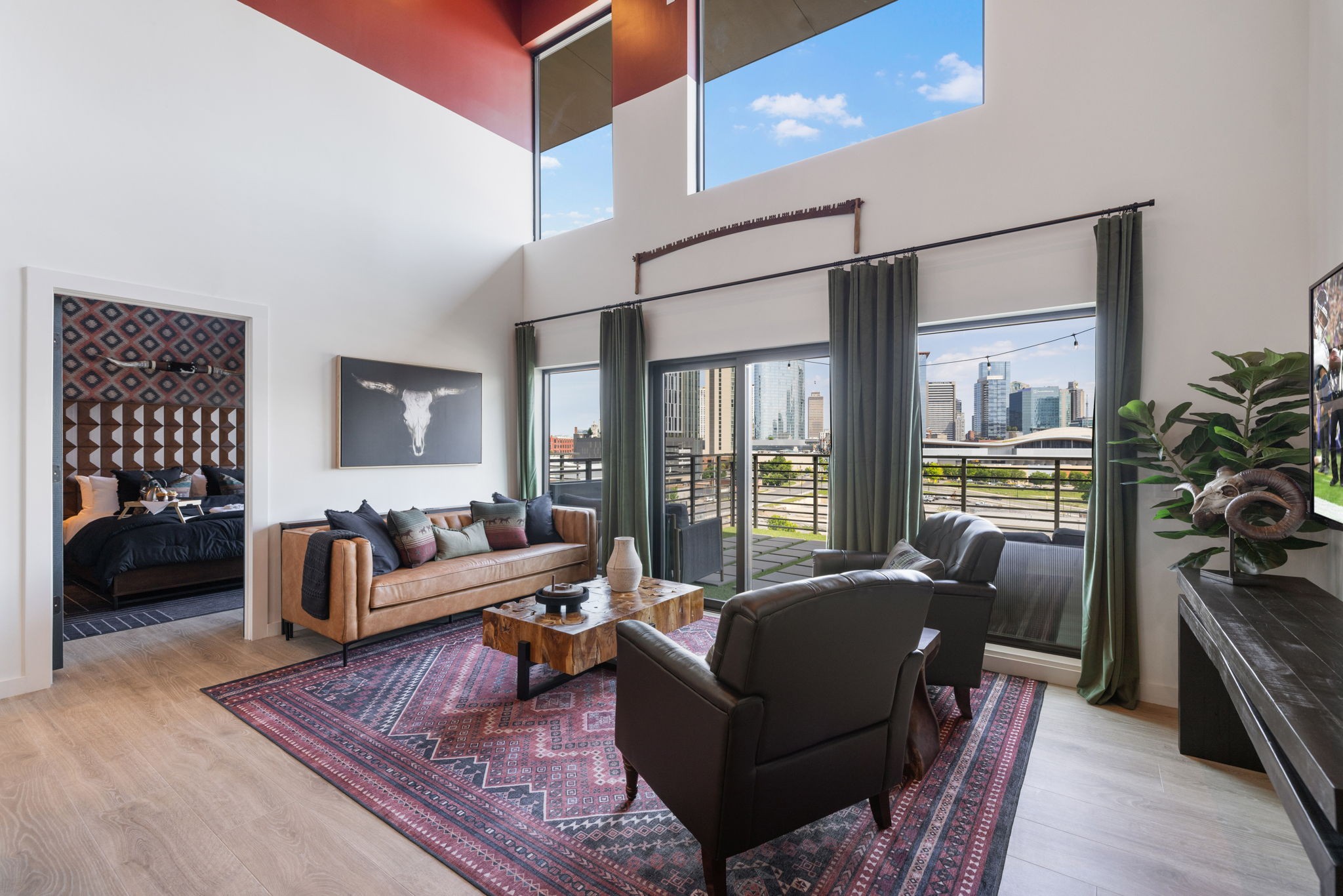 635 7th Ave, S Unit: 608