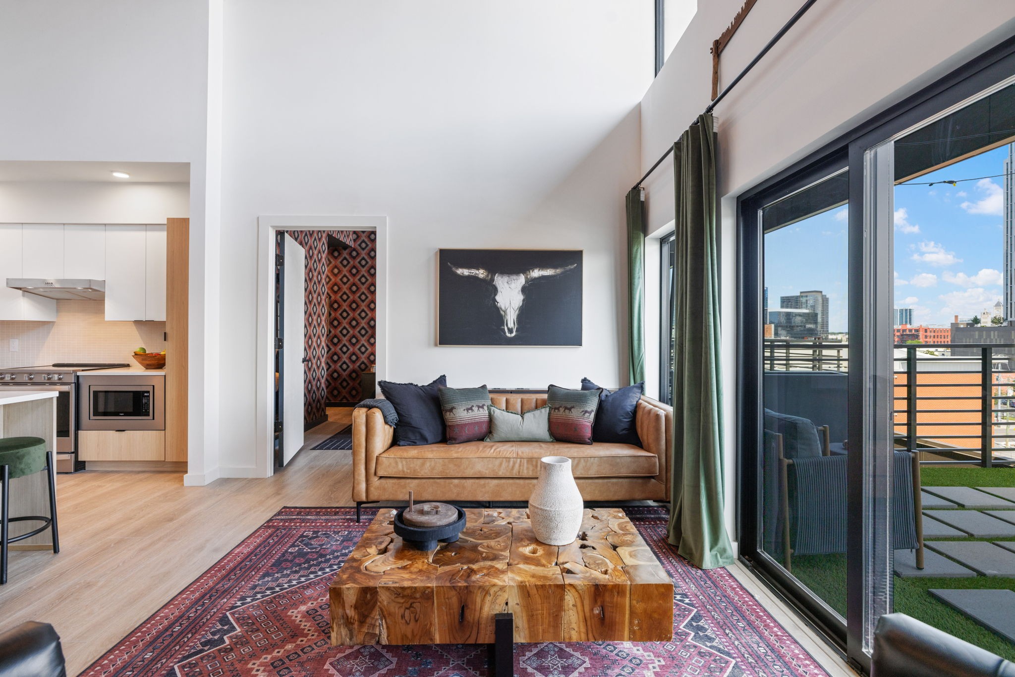 635 7th Ave, S Unit: 608
