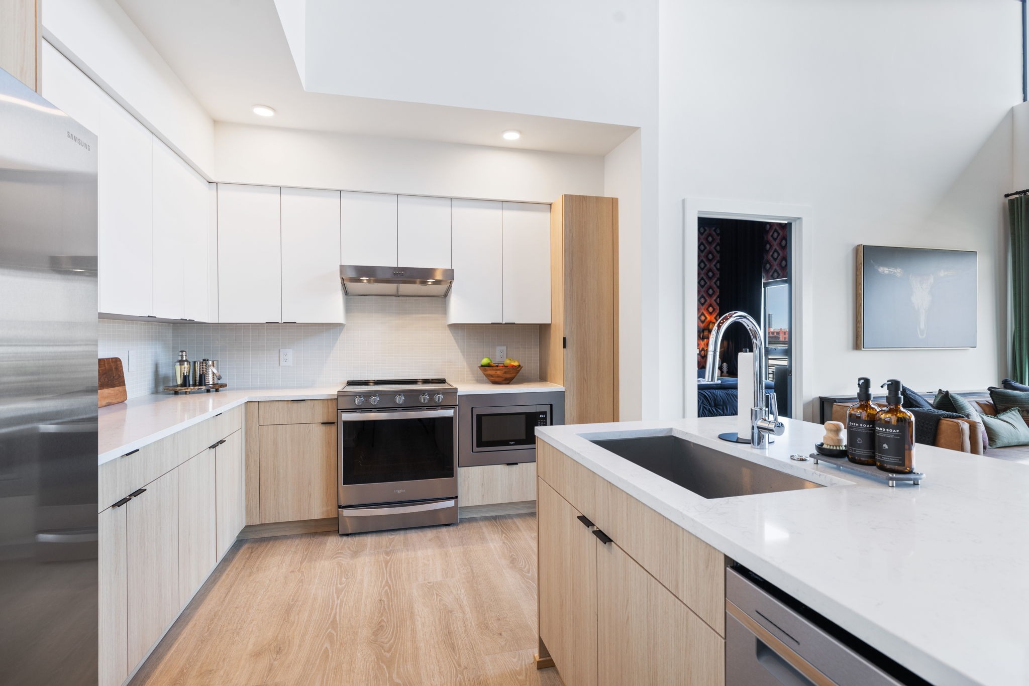 635 7th Ave, S Unit: 608