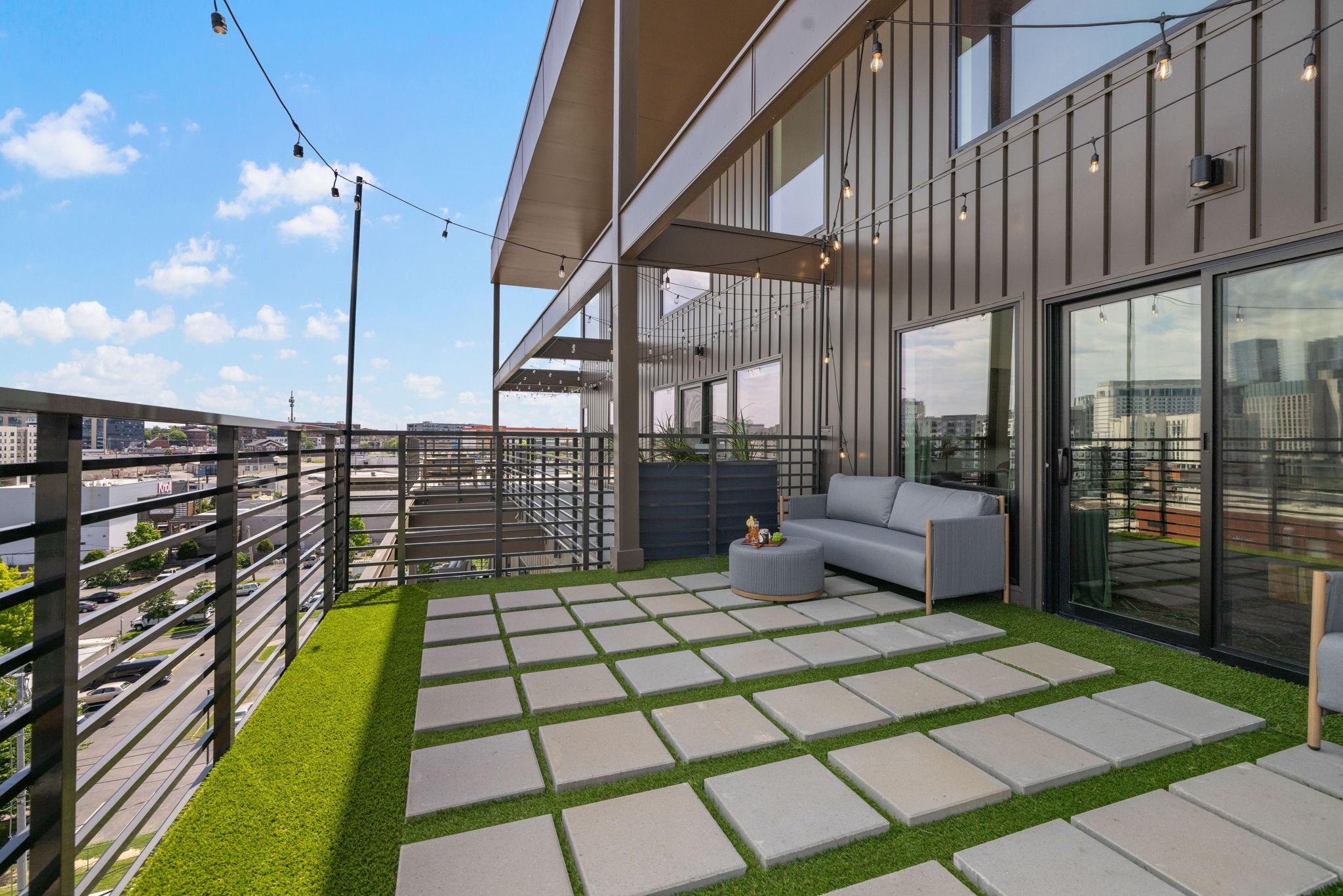 635 7th Ave, S Unit: 608