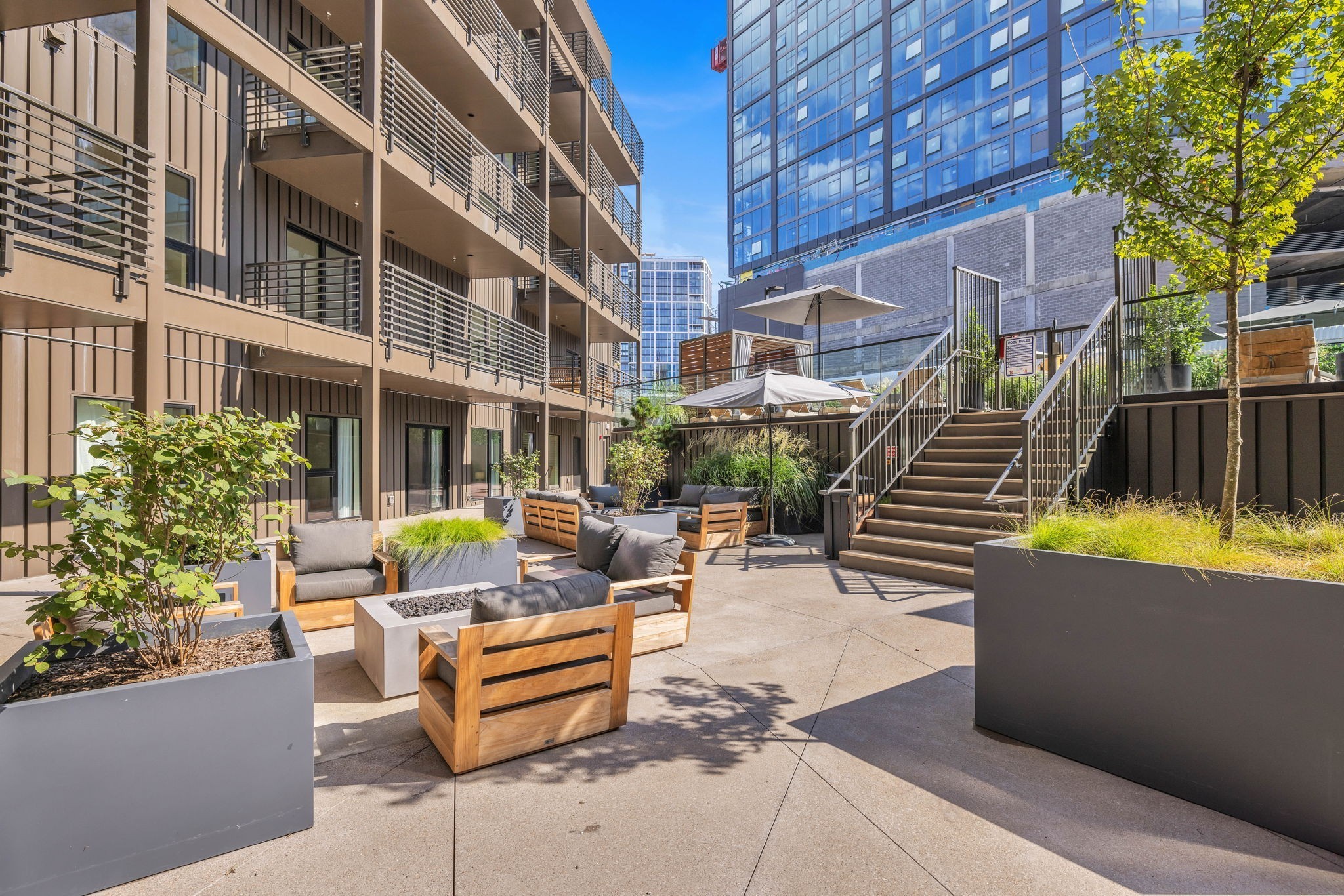 635 7th Ave, S Unit: 608