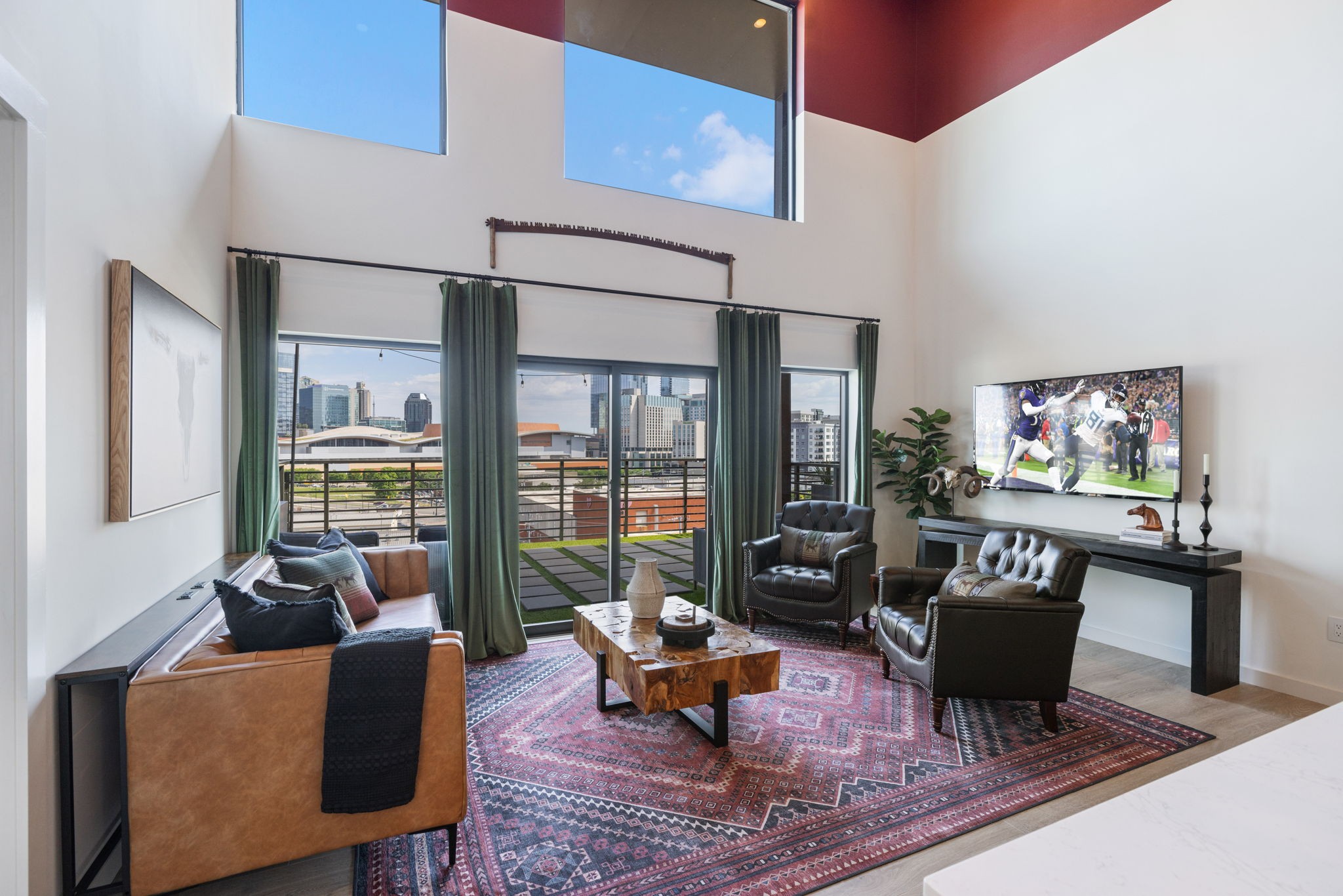 635 7th Ave, S Unit: 608