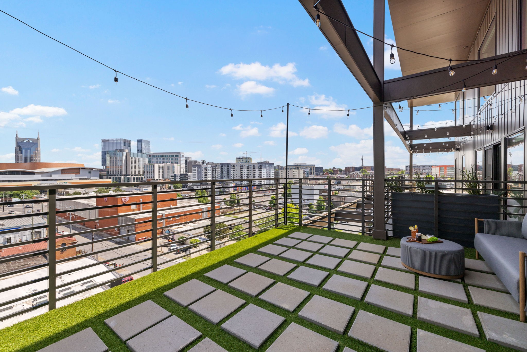 635 7th Ave, S Unit: 608