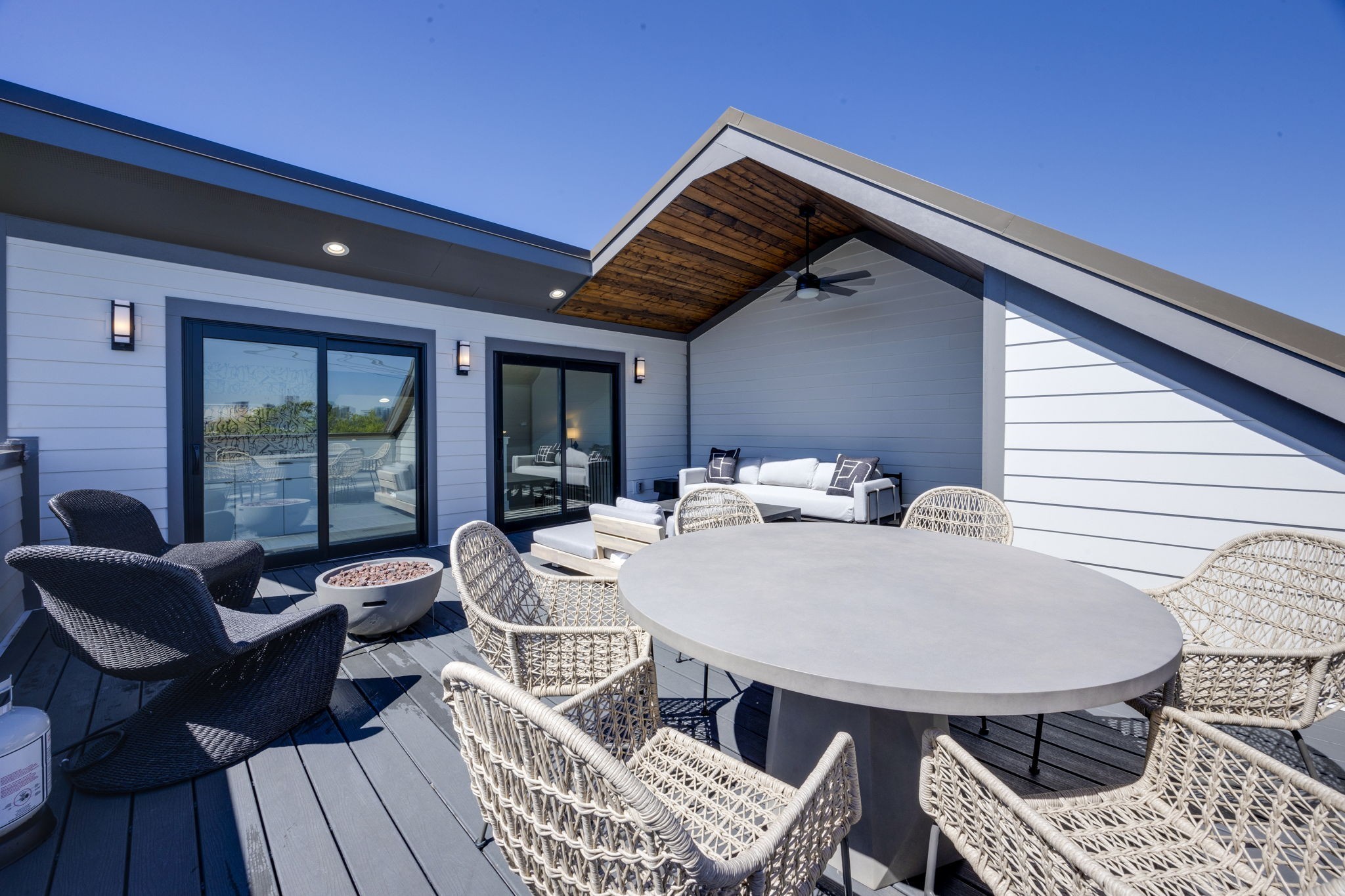 1007 Summit Ave Unit: 2