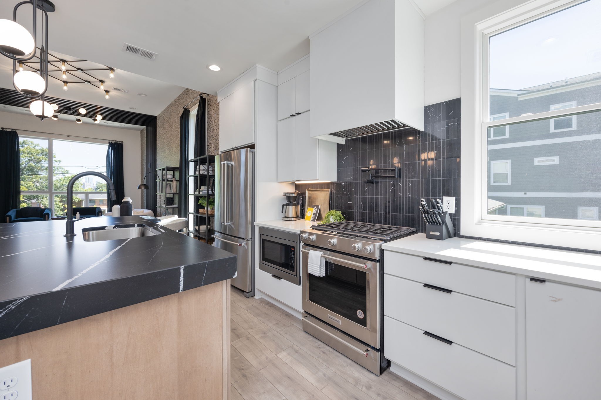 1007 Summit Ave Unit: 2