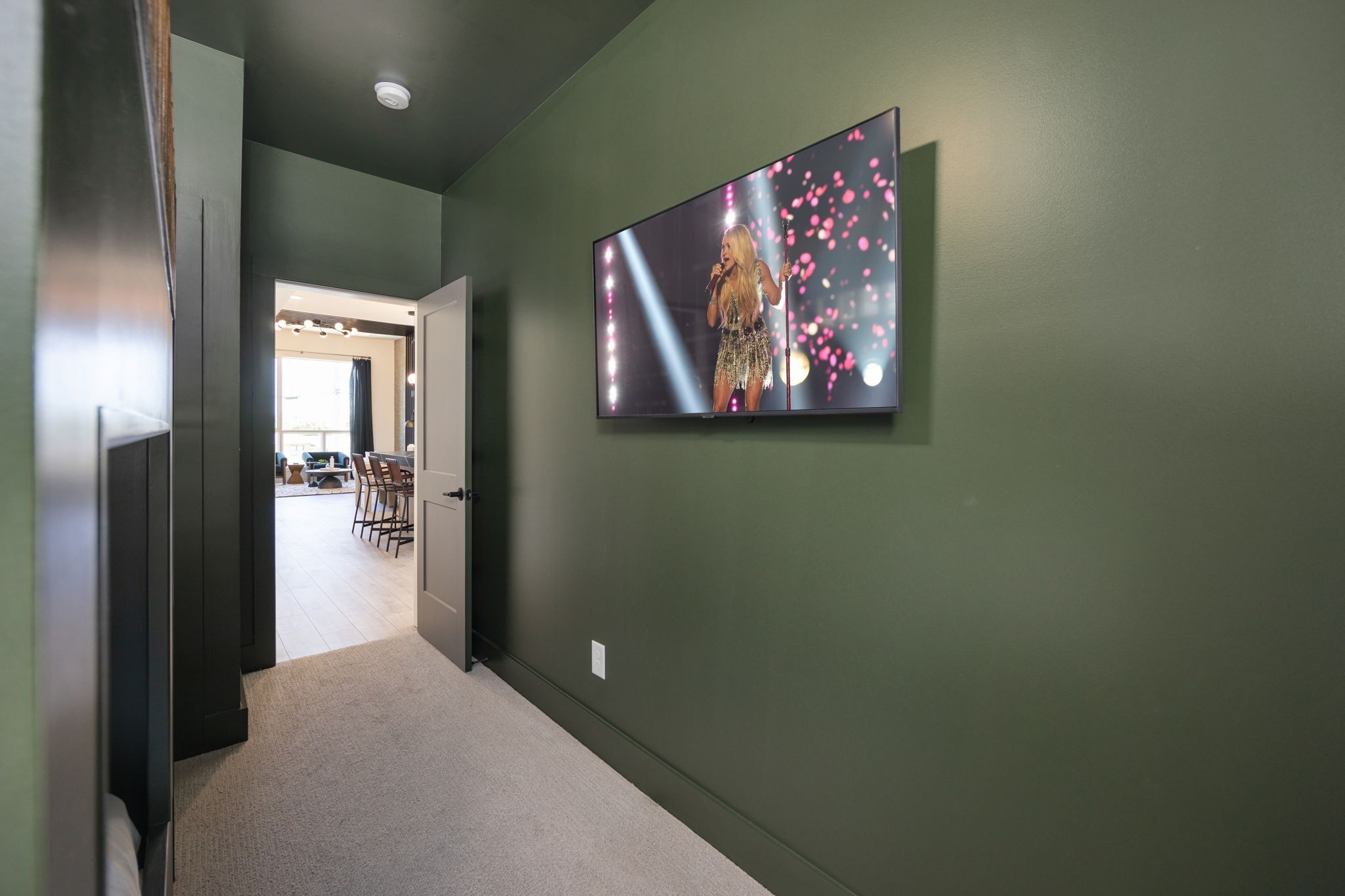 1007 Summit Ave Unit: 2