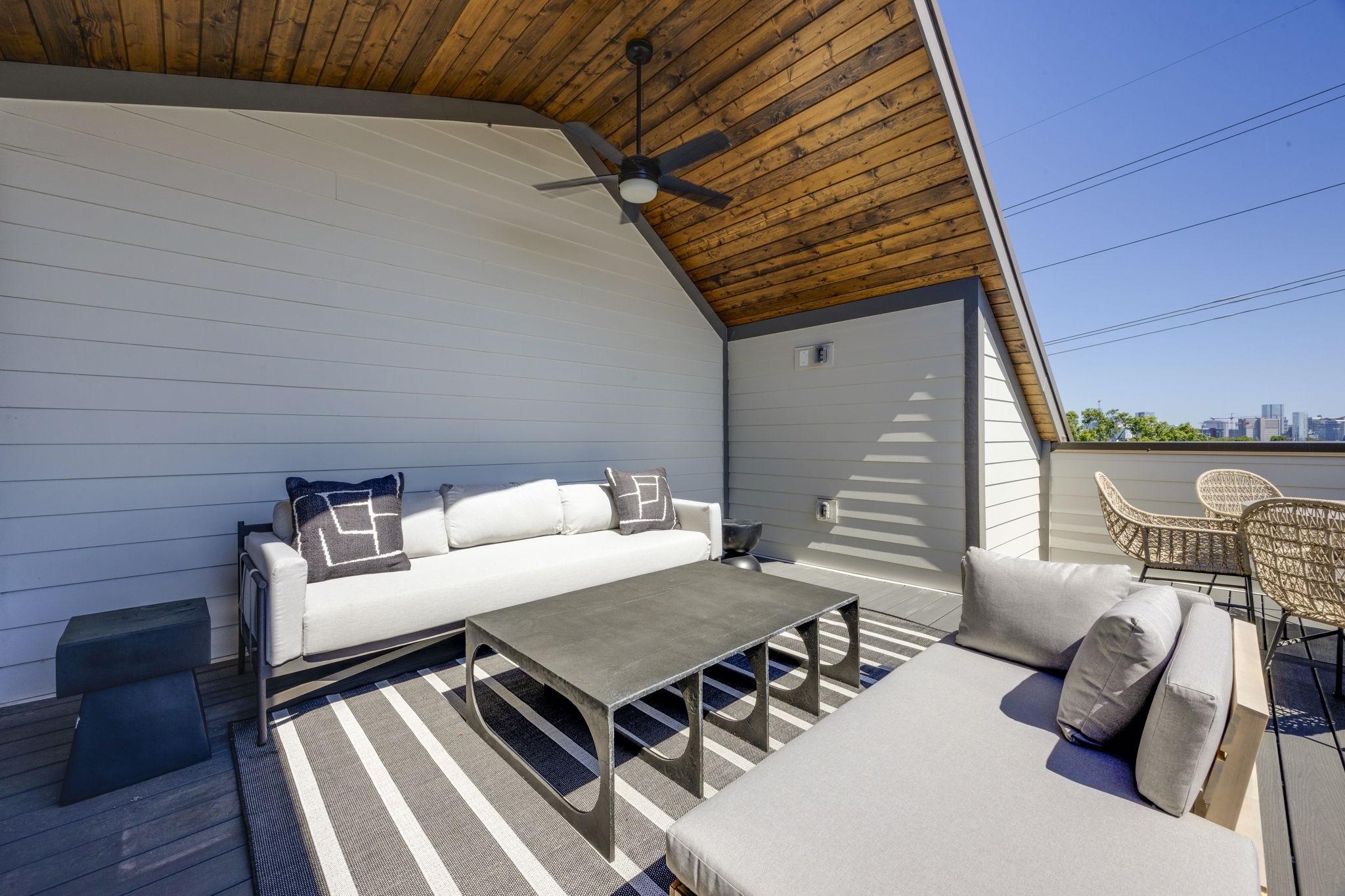 1007 Summit Ave Unit: 2