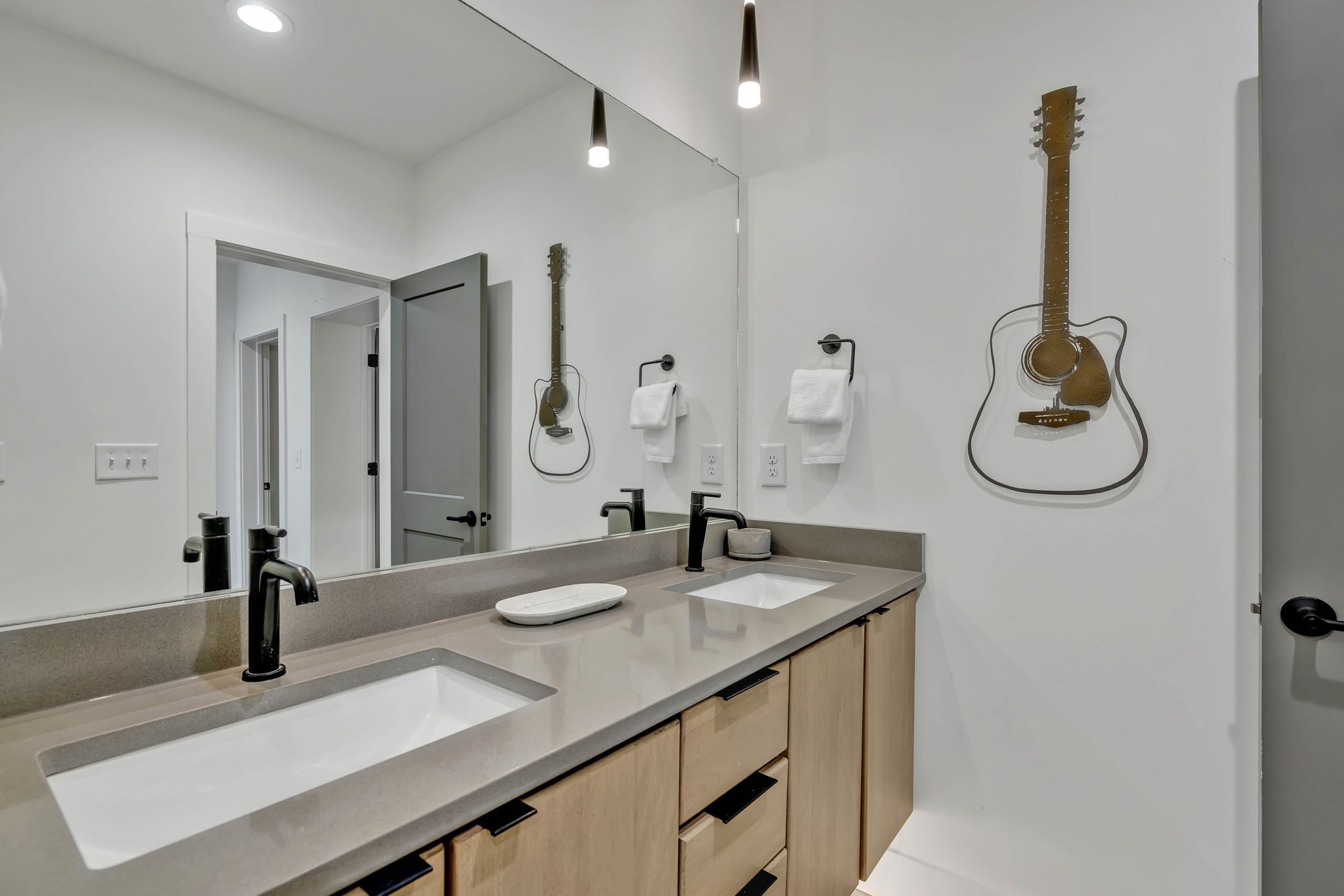 1007 Summit Ave Unit: 1