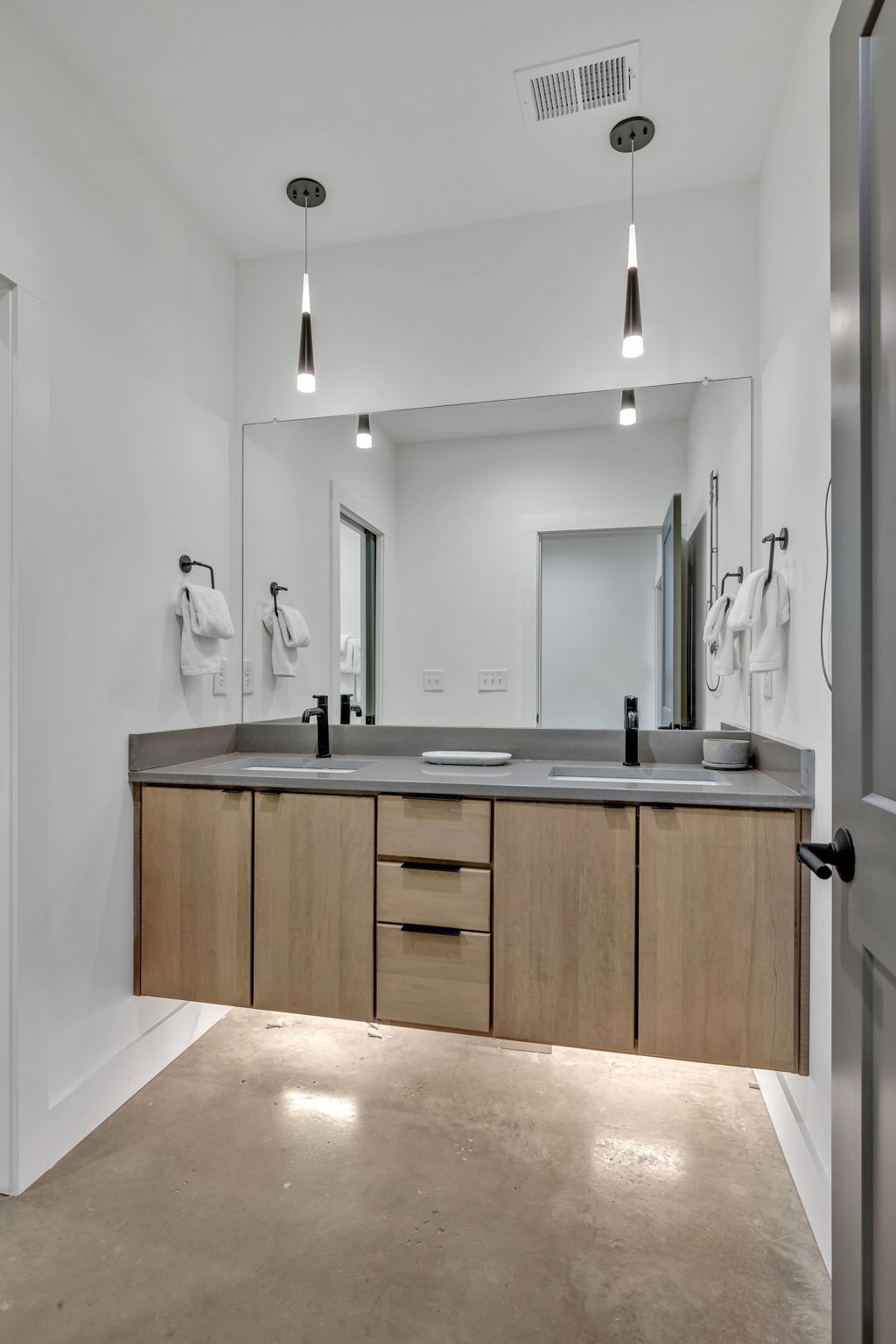 1007 Summit Ave Unit: 1