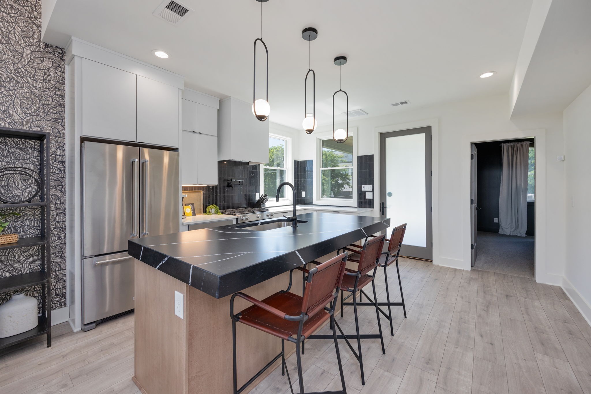 1009 Summit Ave Unit: 3