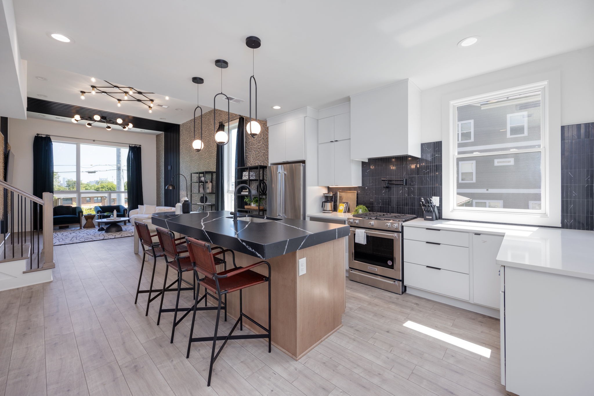 1009 Summit Ave Unit: 3
