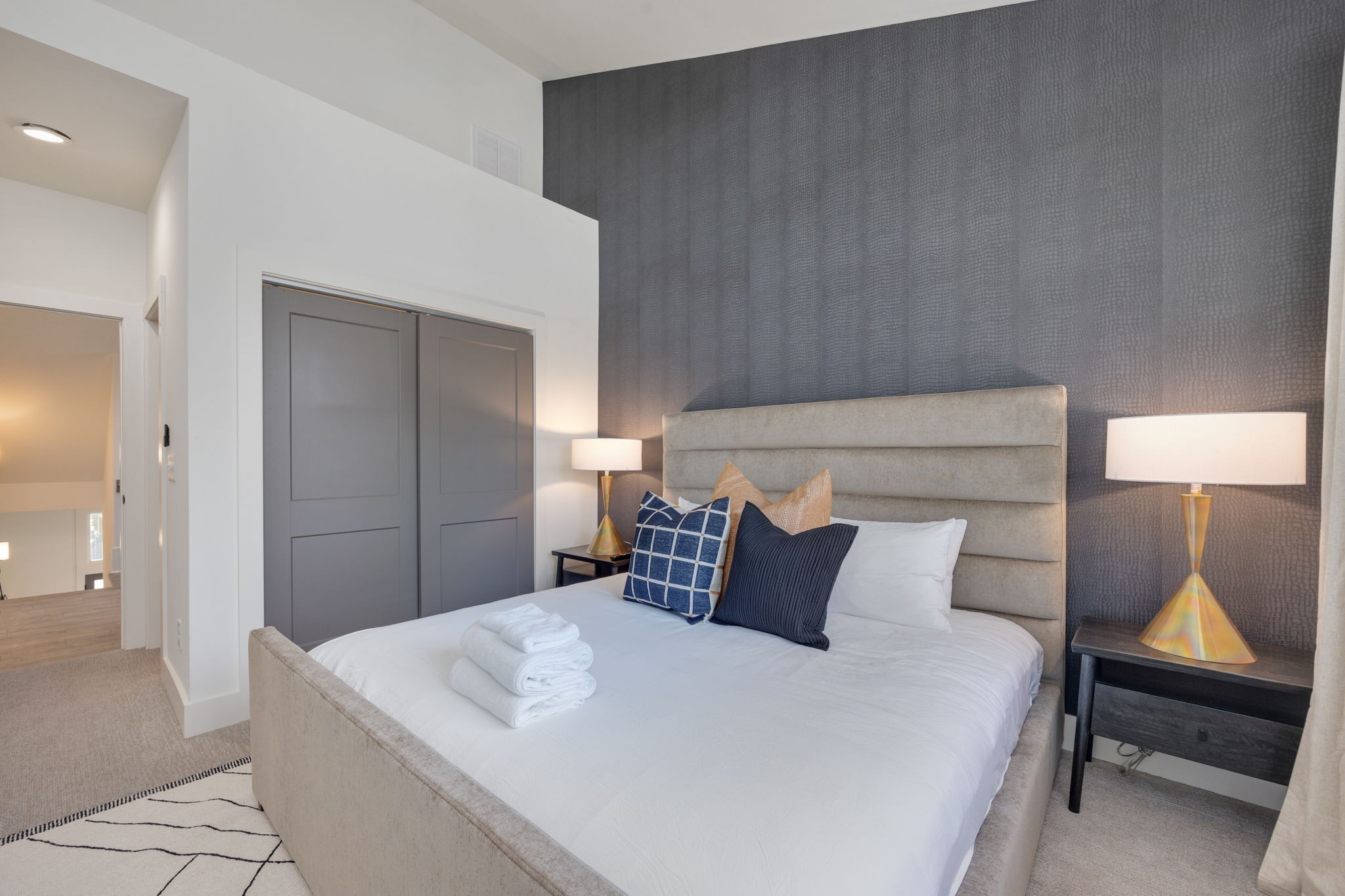 1009 Summit Ave Unit: 3