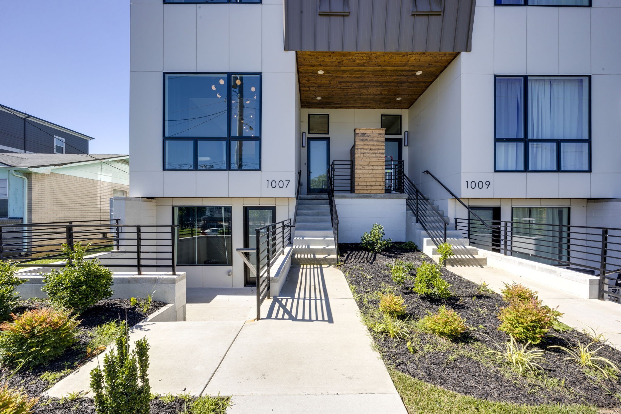 1009 Summit Ave Unit: 3