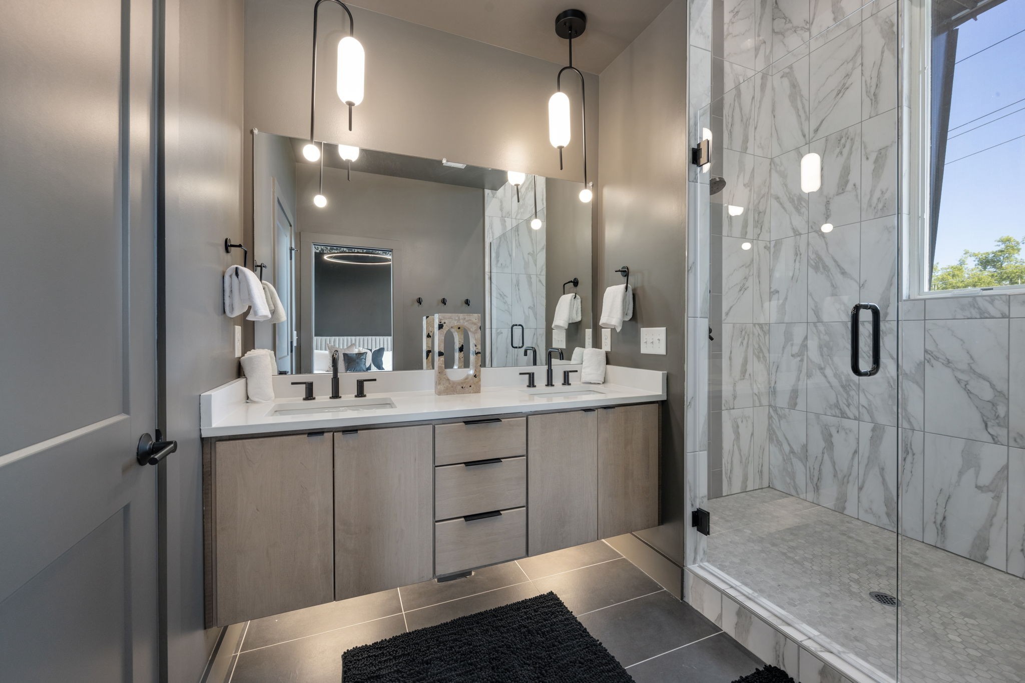 1009 Summit Ave Unit: 3