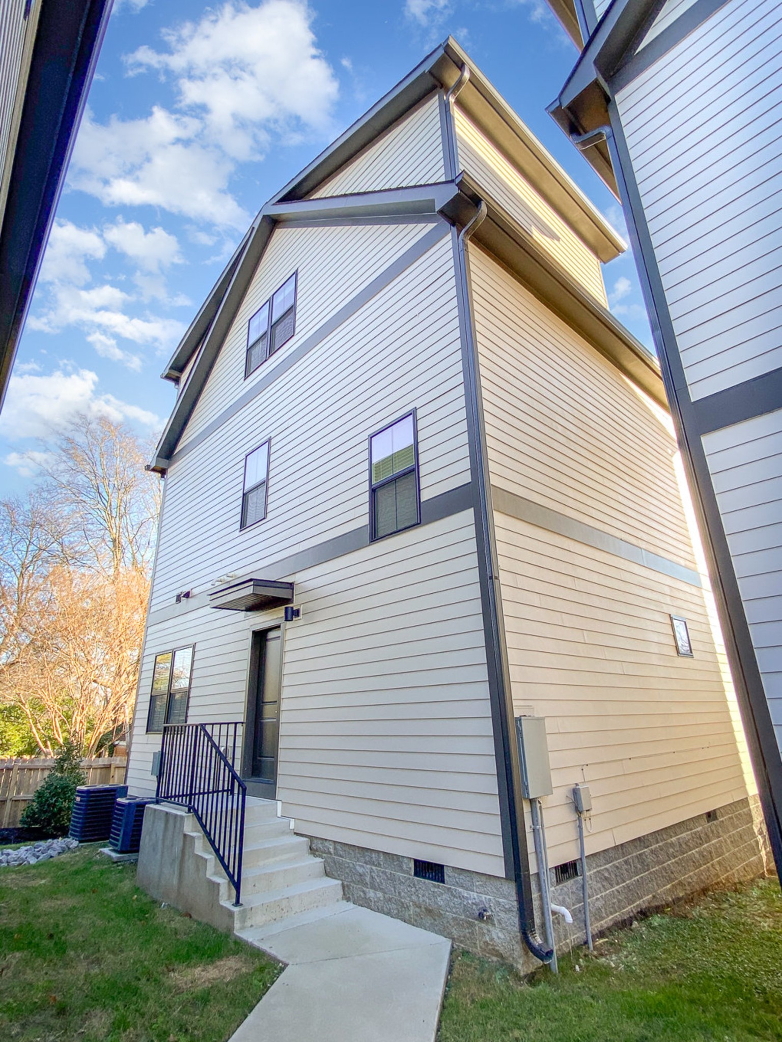 405 Marshall St Unit: 3