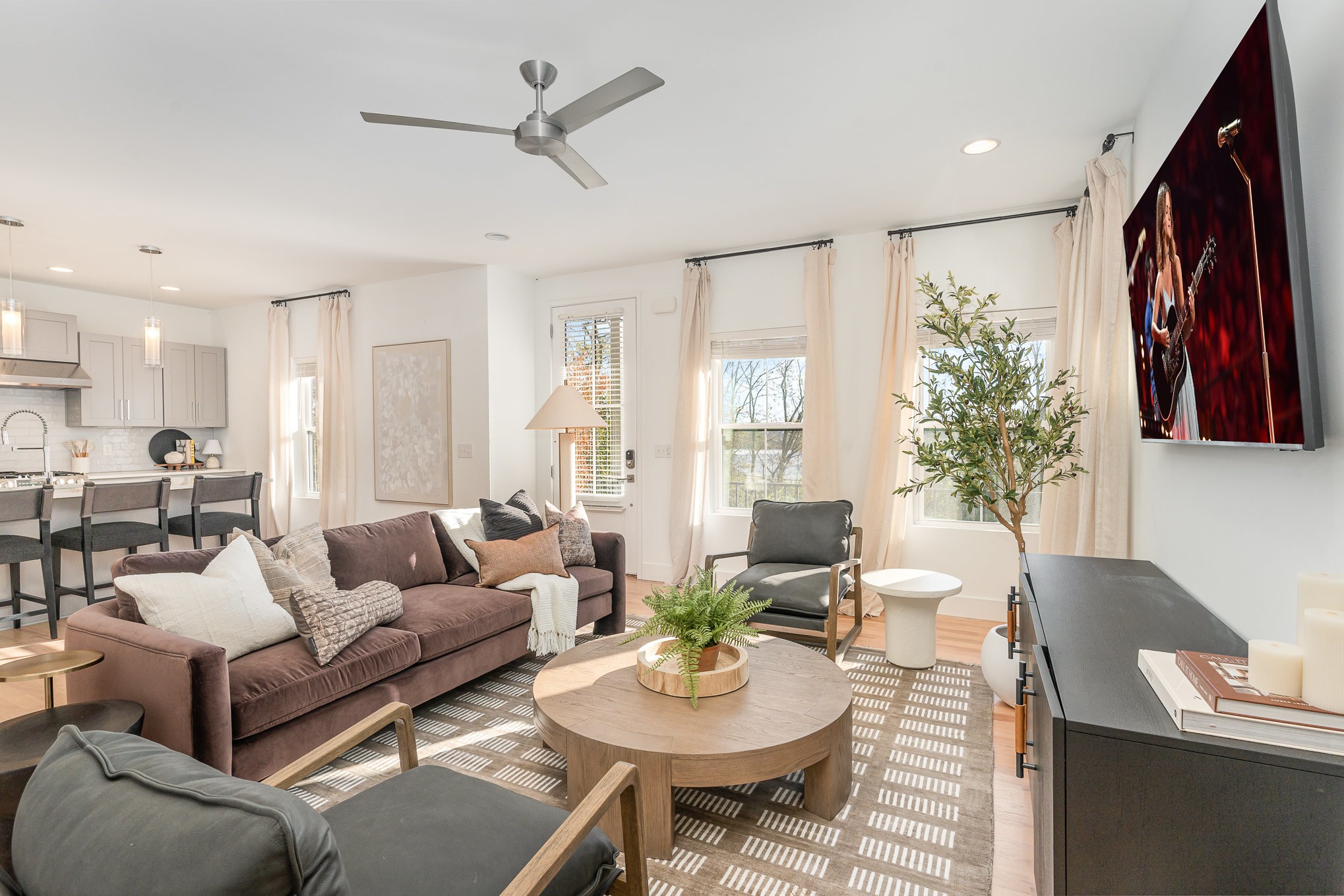 405 Marshall St Unit: 3