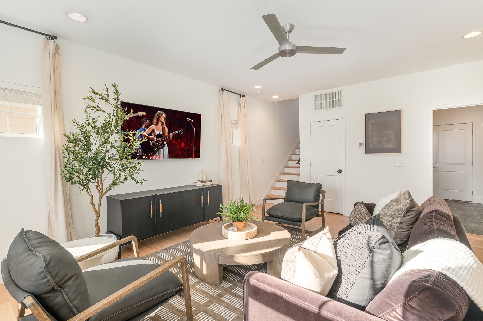 405 Marshall St Unit: 3