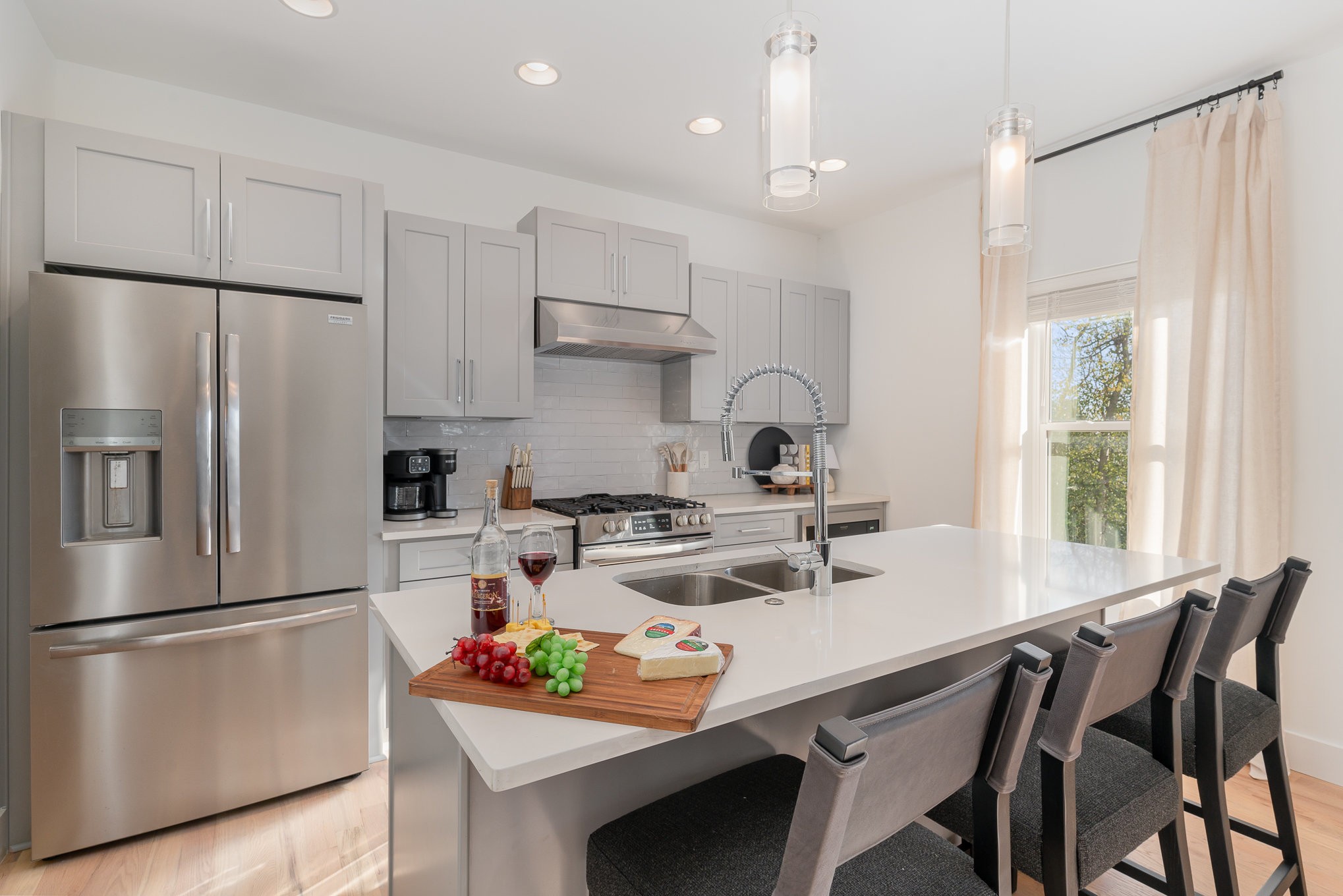 405 Marshall St Unit: 3