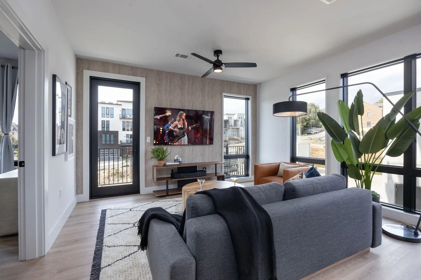 303 31st Ave, N Unit: 302