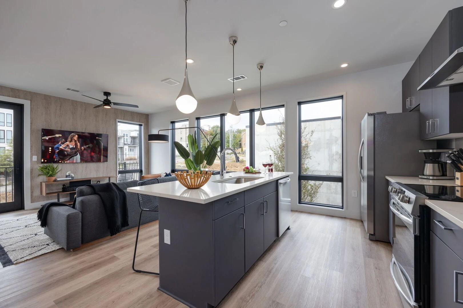 303 31st Ave, N Unit: 302