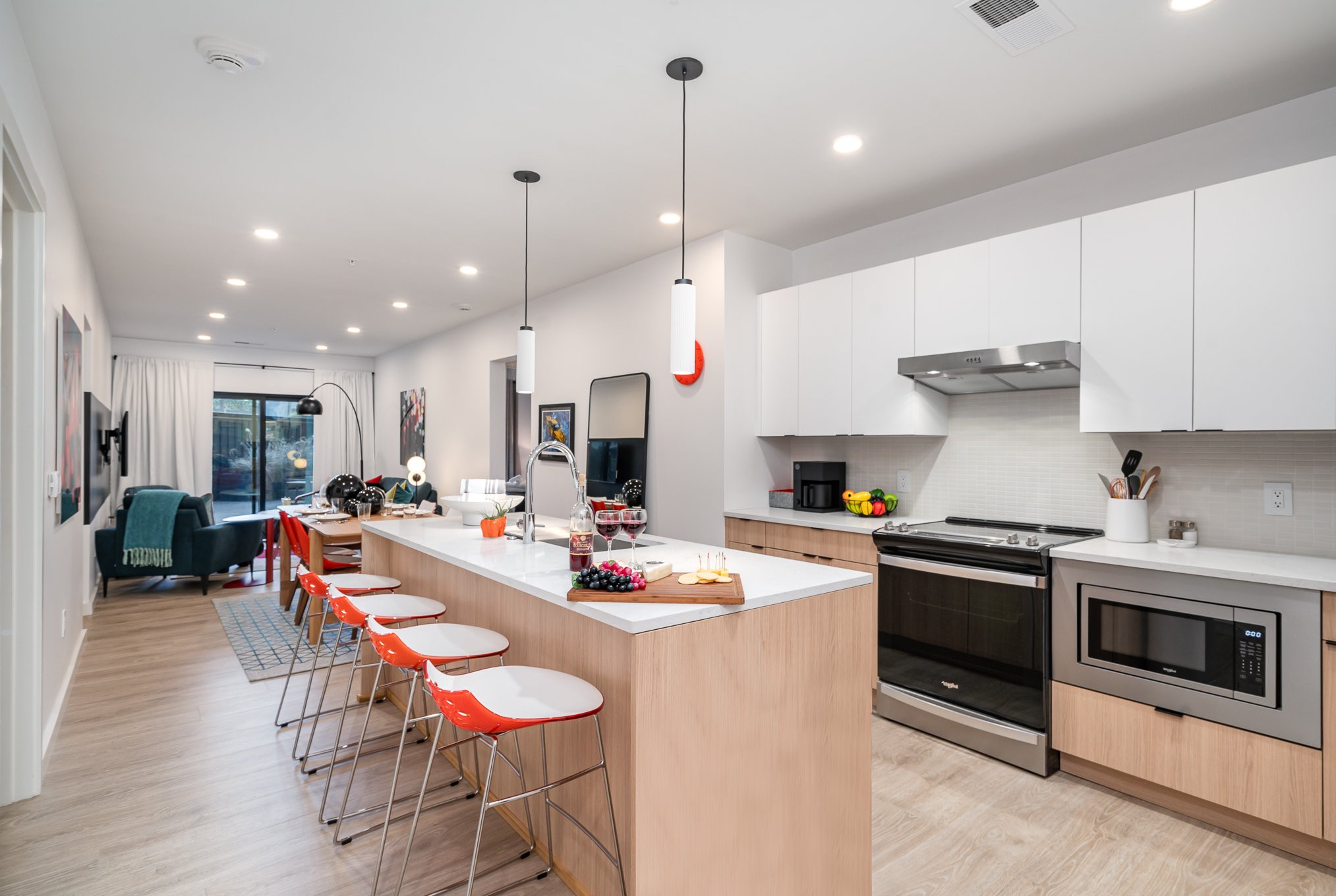635 7th Ave, S Unit: 214