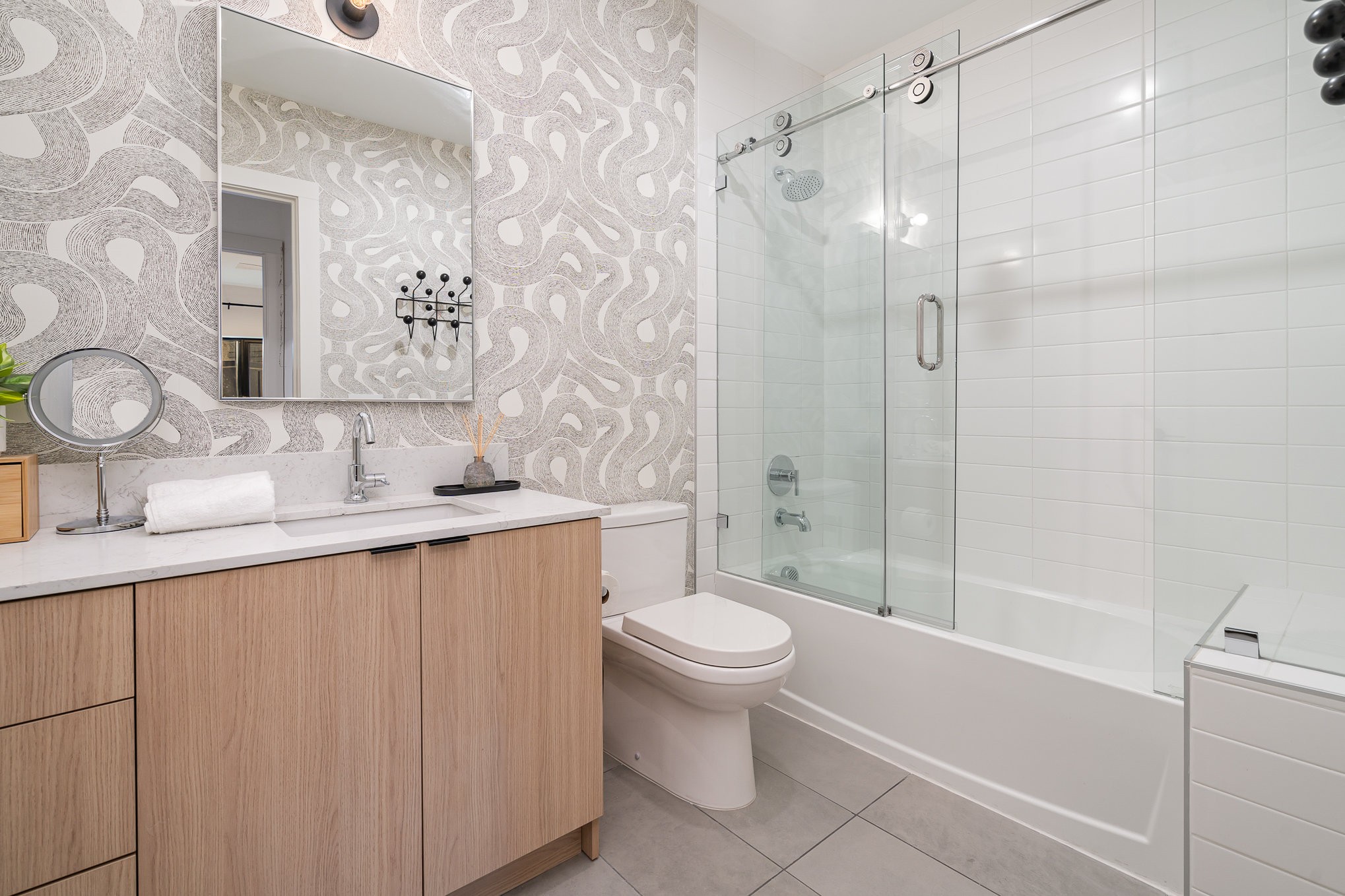 635 7th Ave, S Unit: 214