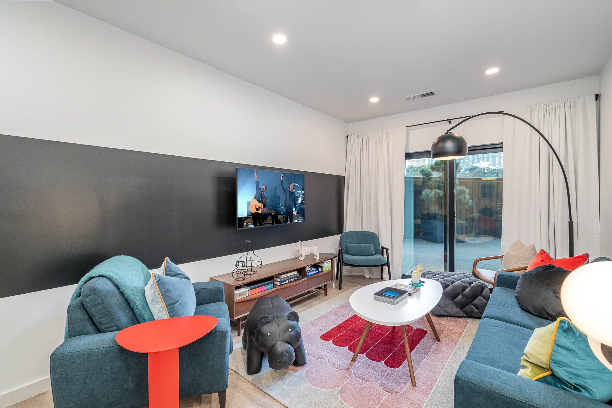 635 7th Ave, S Unit: 214