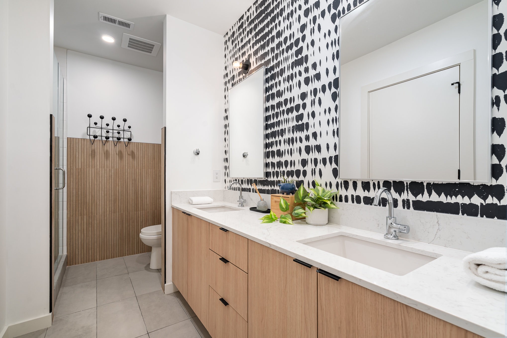 635 7th Ave, S Unit: 214