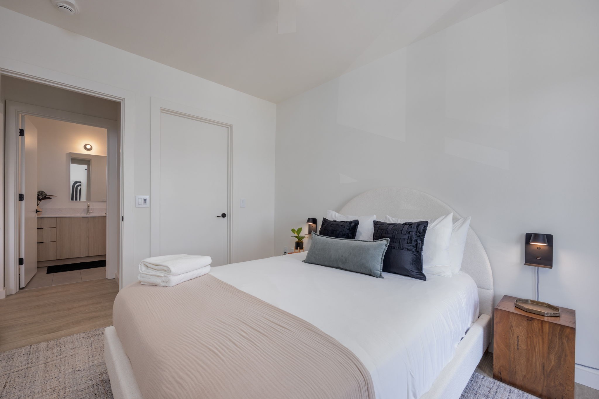 635 7th Ave, S Unit: 312