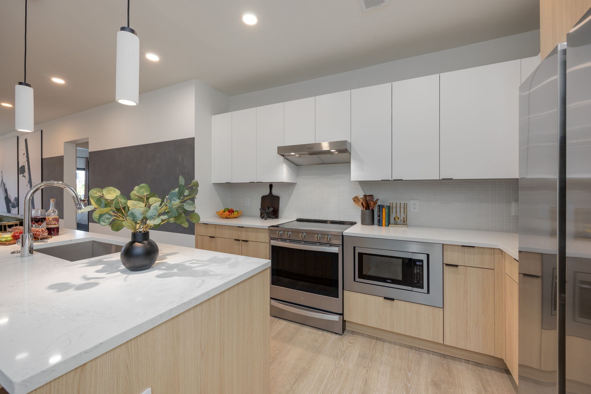 635 7th Ave, S Unit: 312