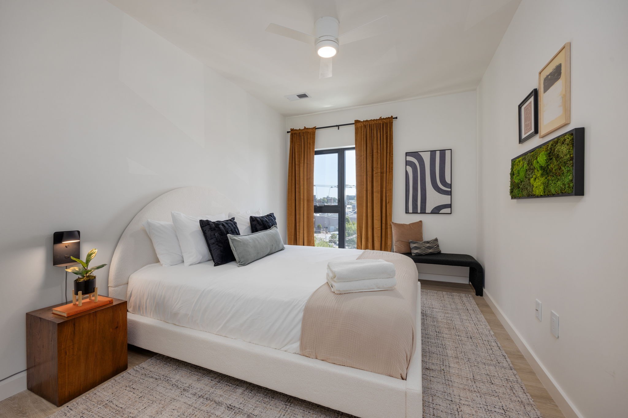 635 7th Ave, S Unit: 312