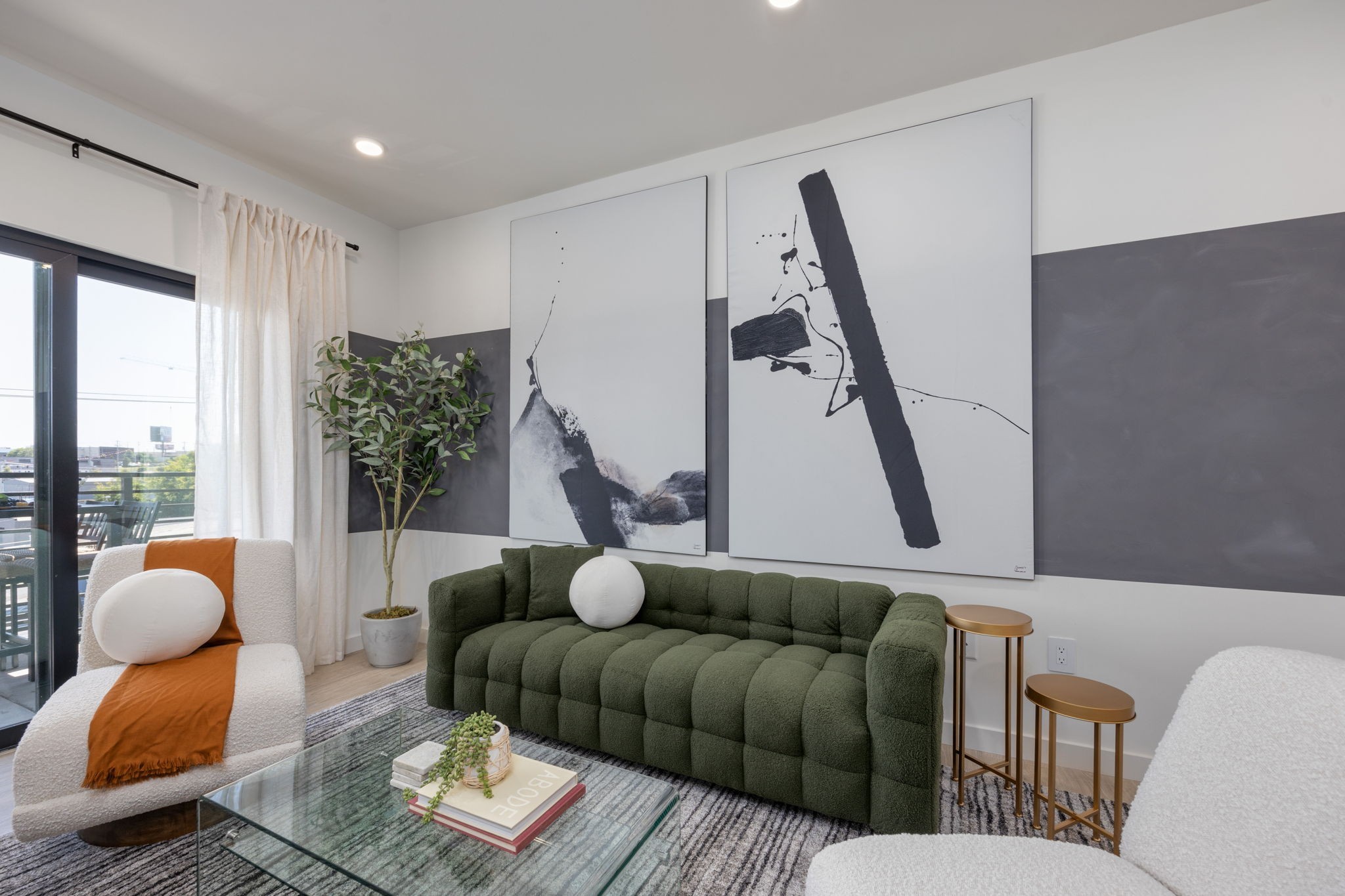 635 7th Ave, S Unit: 312