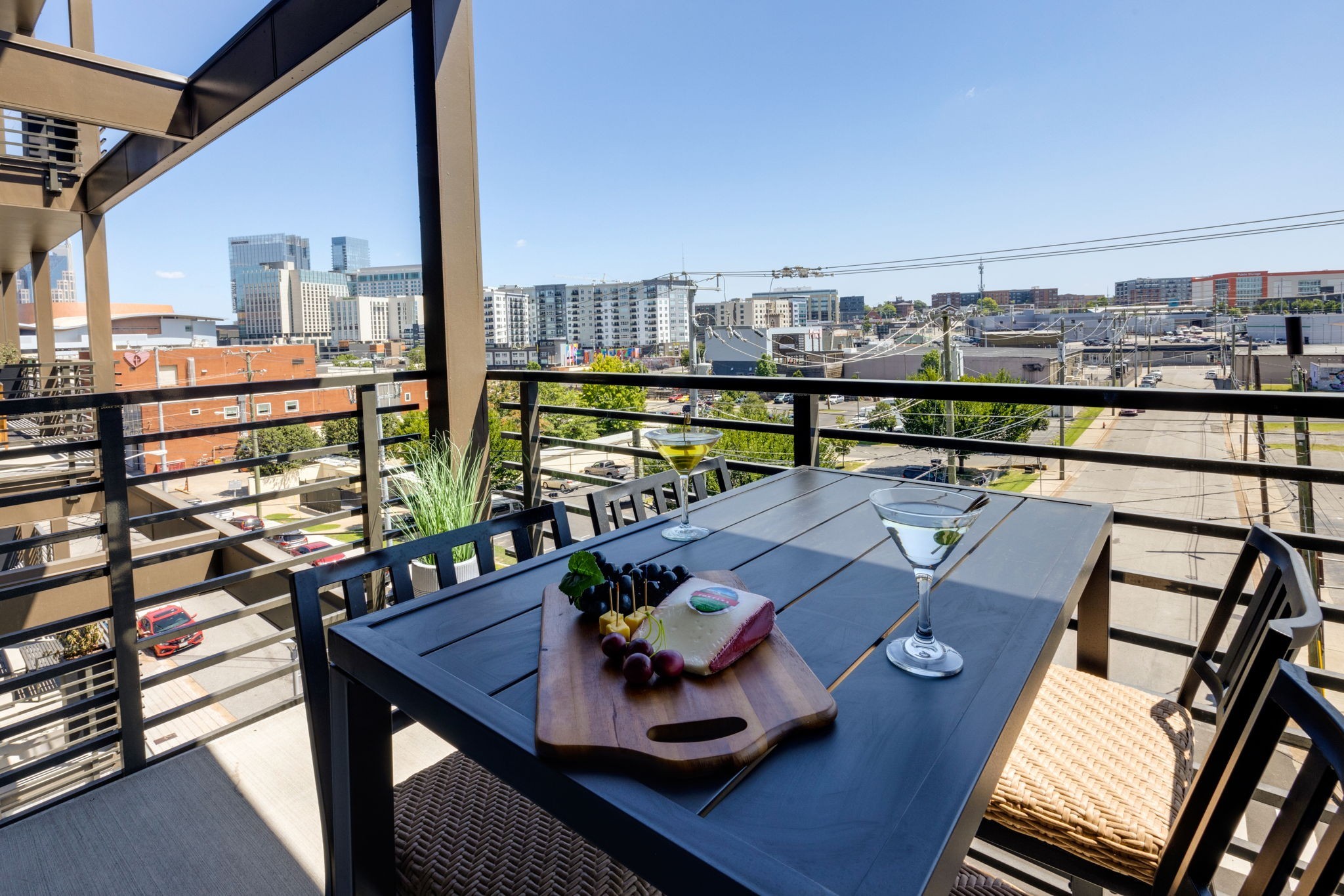 635 7th Ave, S Unit: 312