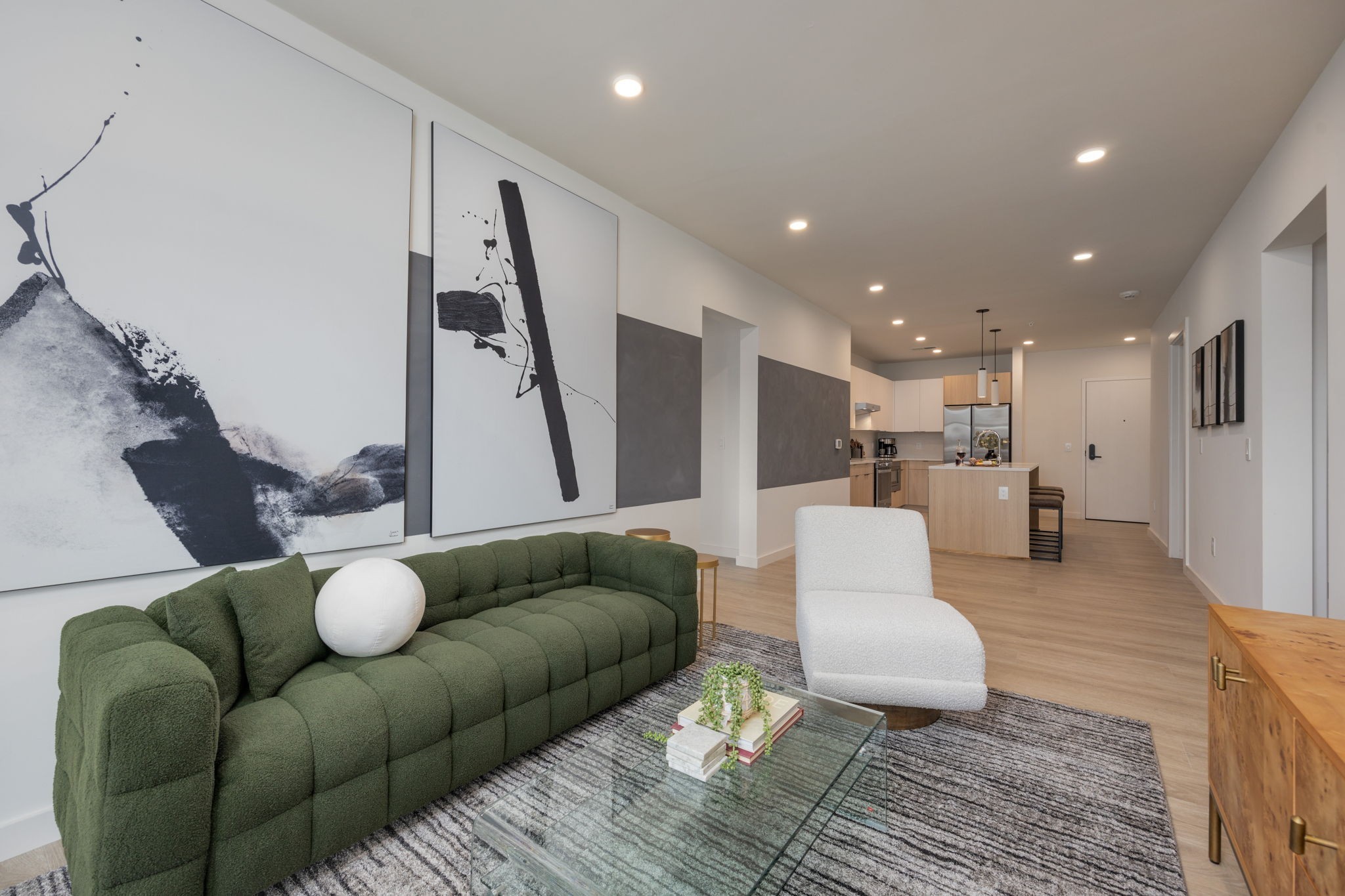 635 7th Ave, S Unit: 312