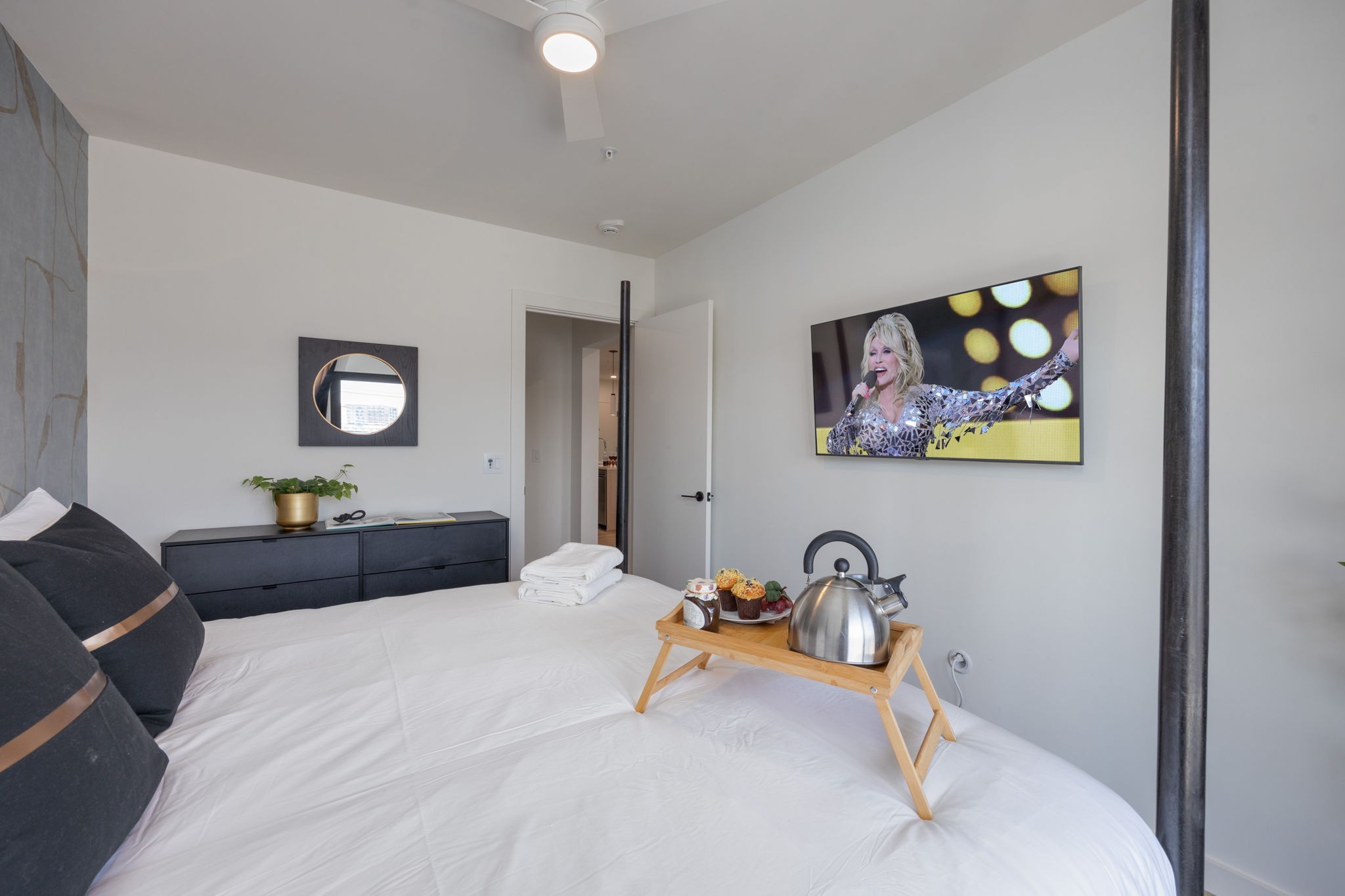 635 7th Ave, S Unit: 312