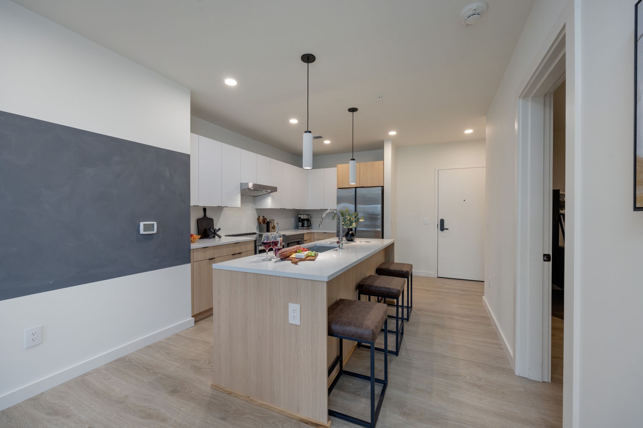 635 7th Ave, S Unit: 312