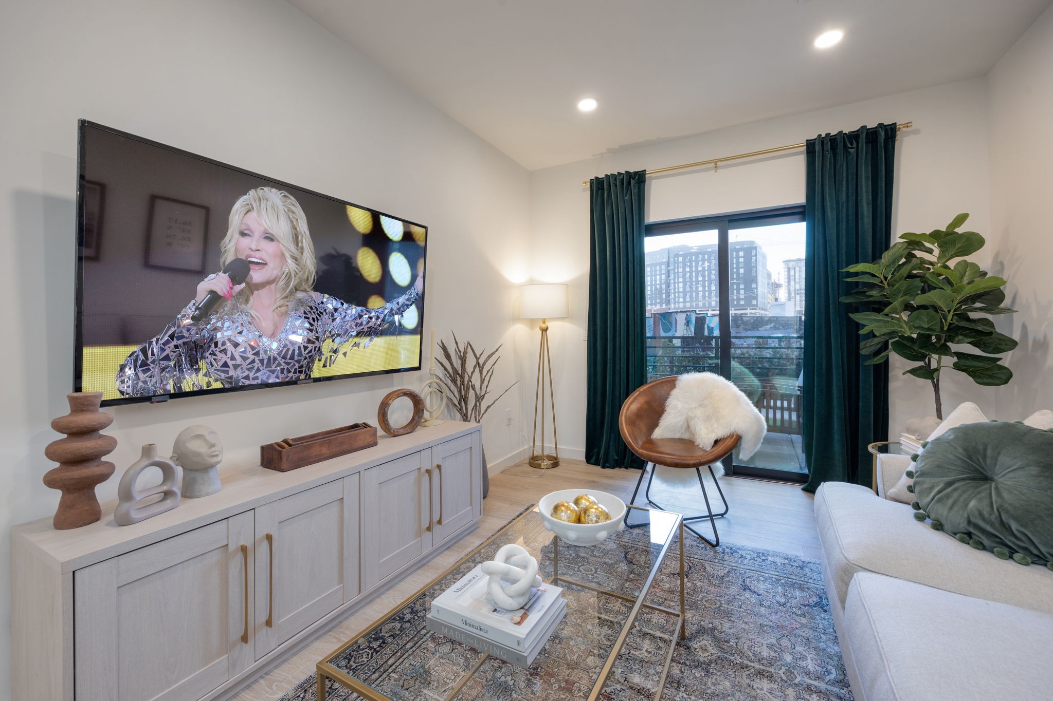 635 7th Ave, S Unit: 315