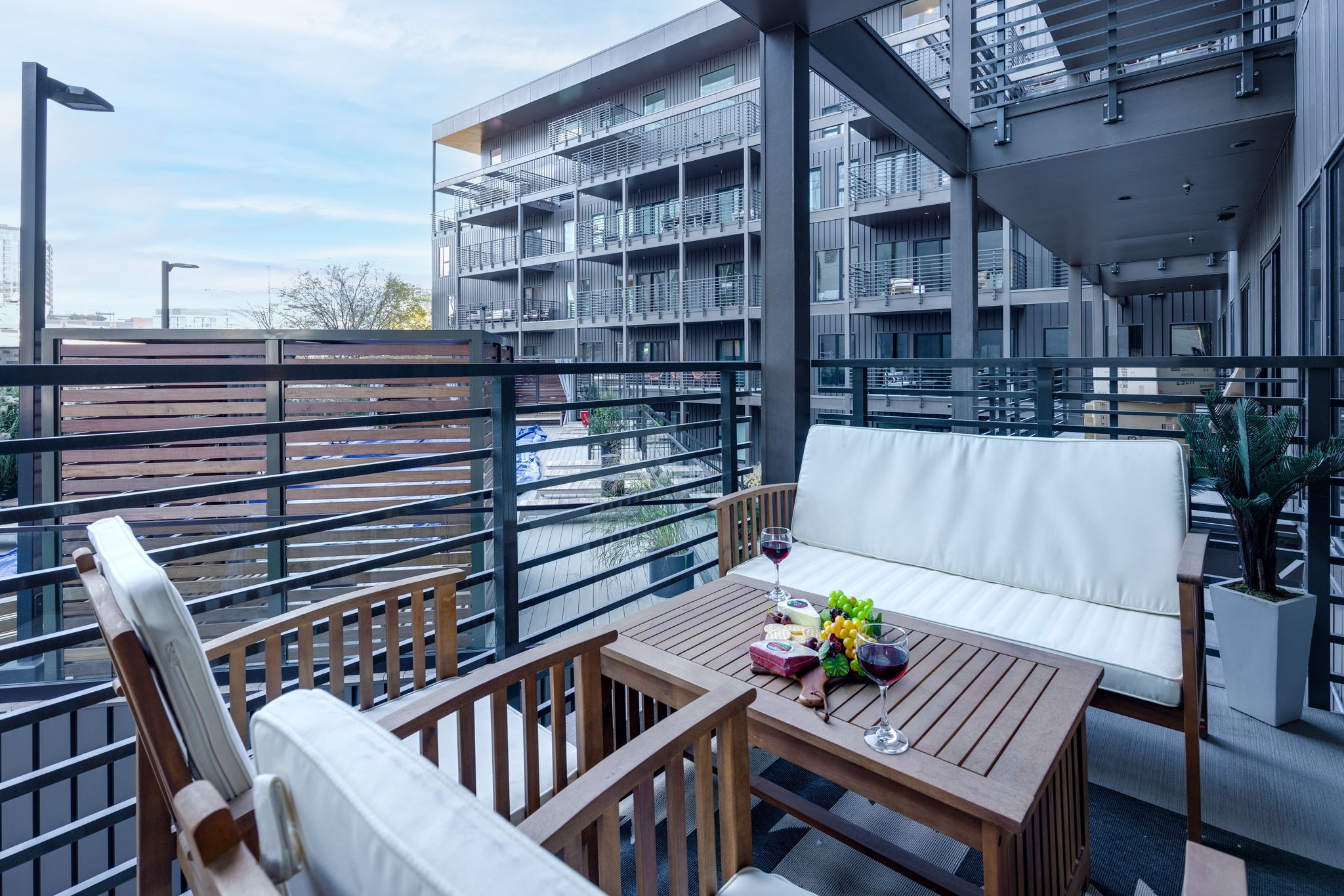 635 7th Ave, S Unit: 315