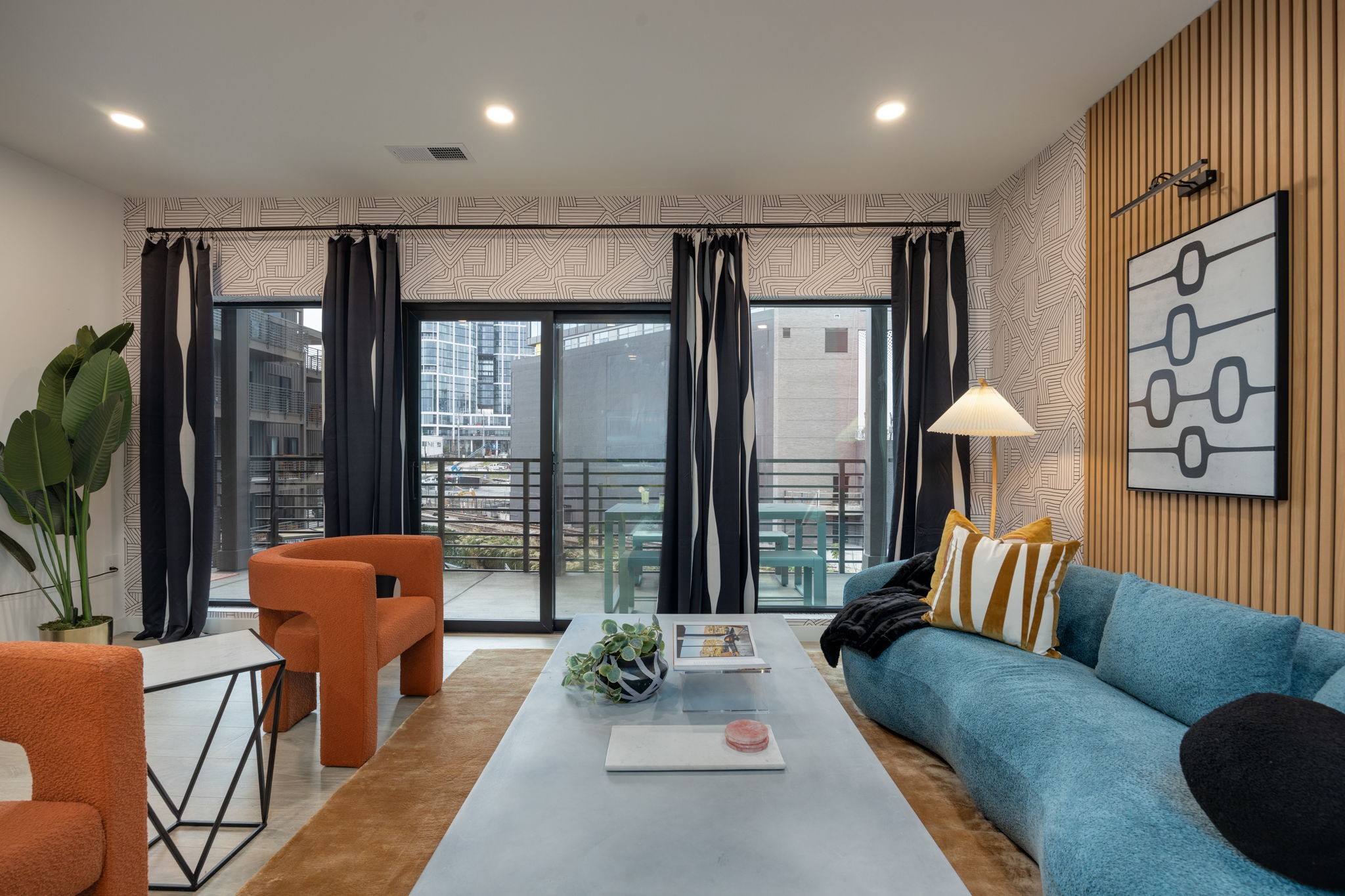 635 7th Ave, S Unit: 402