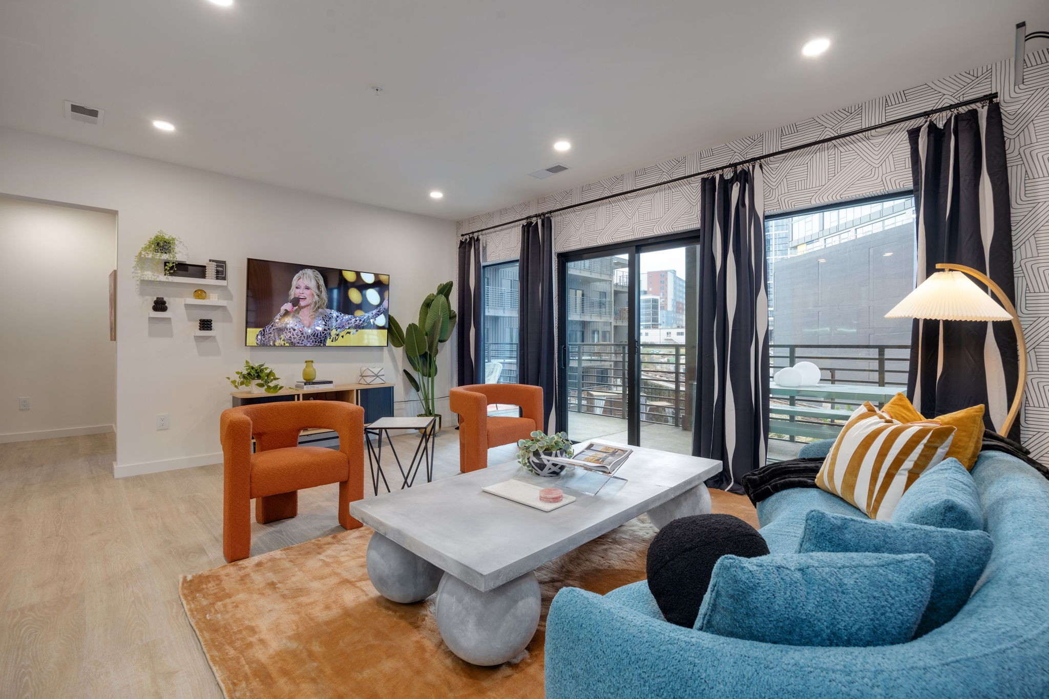 635 7th Ave, S Unit: 402