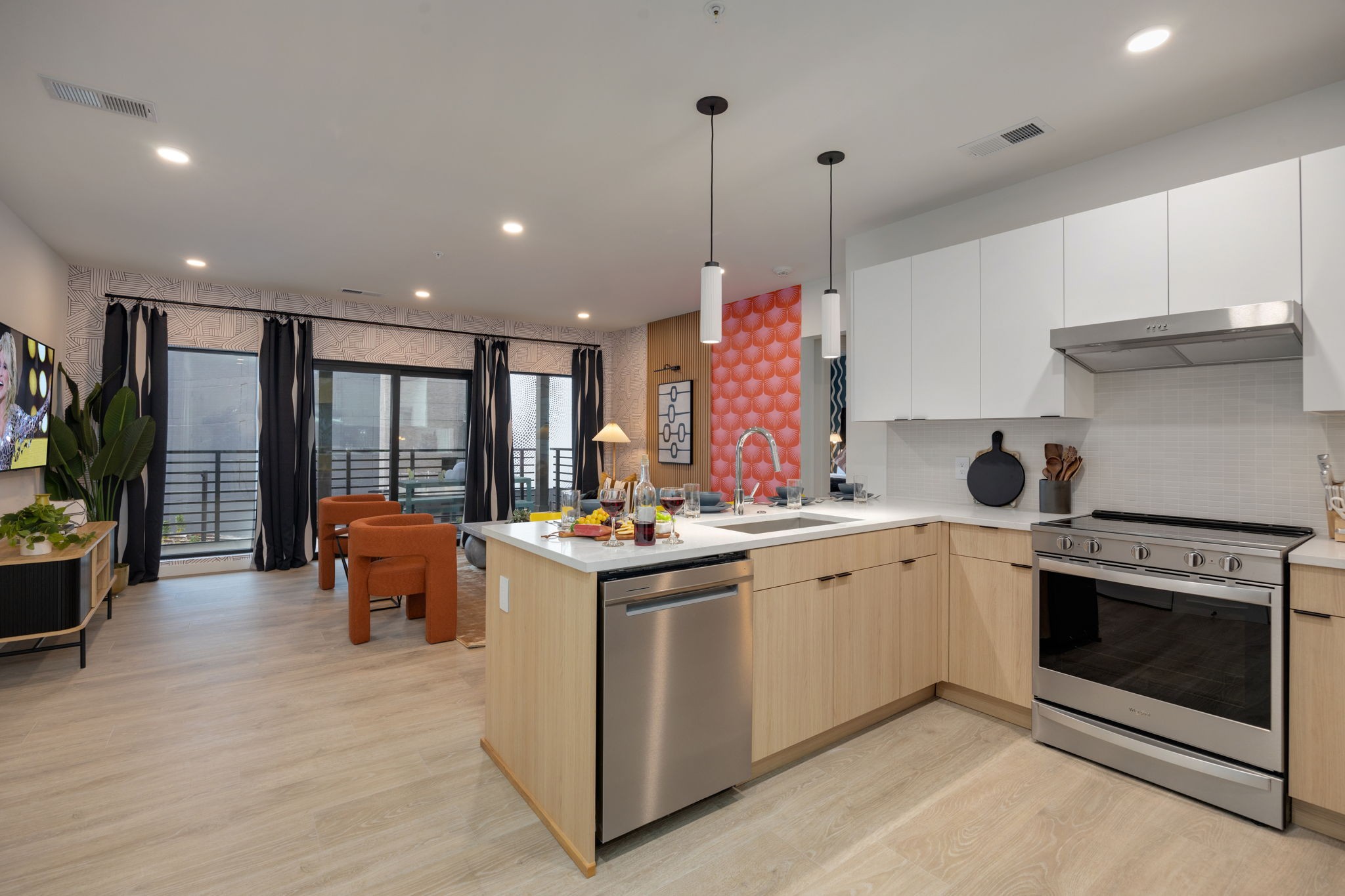 635 7th Ave, S Unit: 402