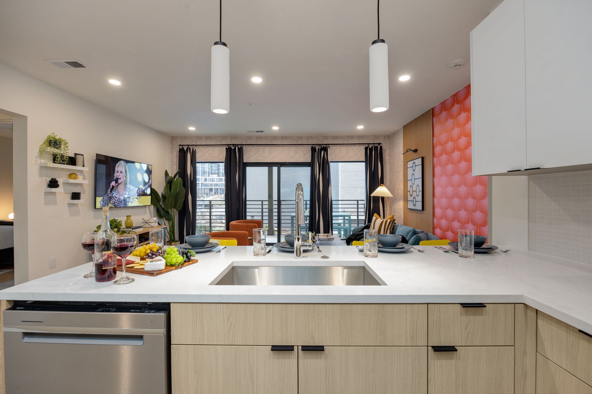 635 7th Ave, S Unit: 402