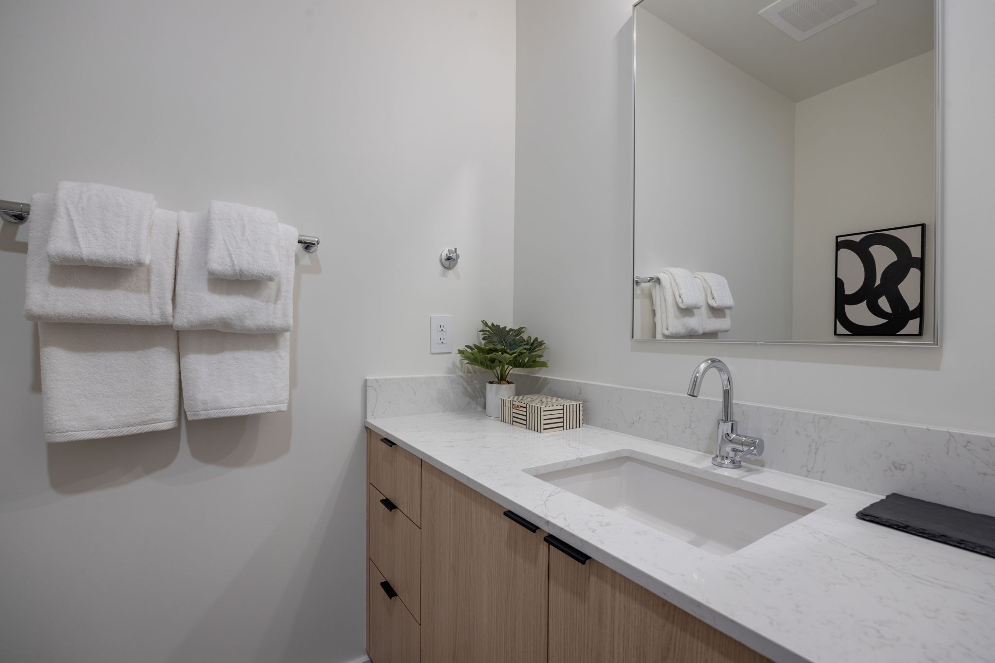 635 7th Ave, S Unit: 402