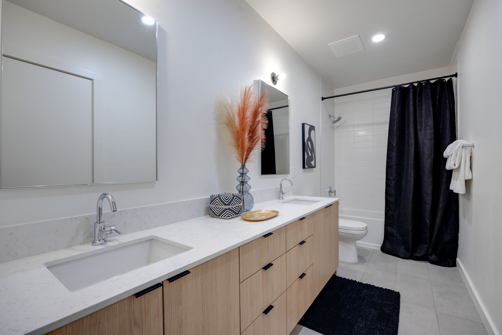 635 7th Ave, S Unit: 402