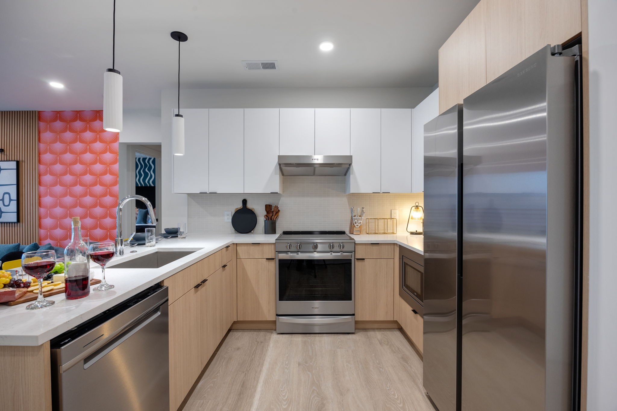 635 7th Ave, S Unit: 402