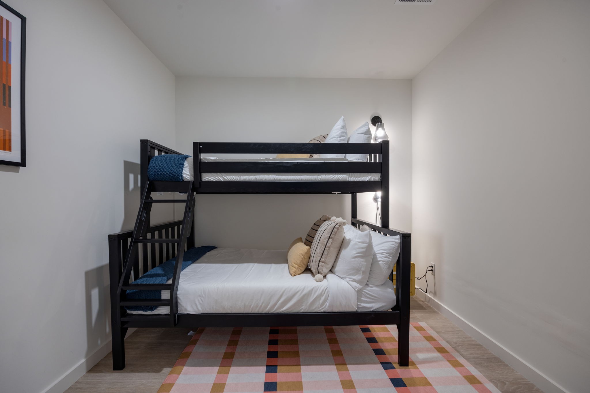 635 7th Ave, S Unit: 402