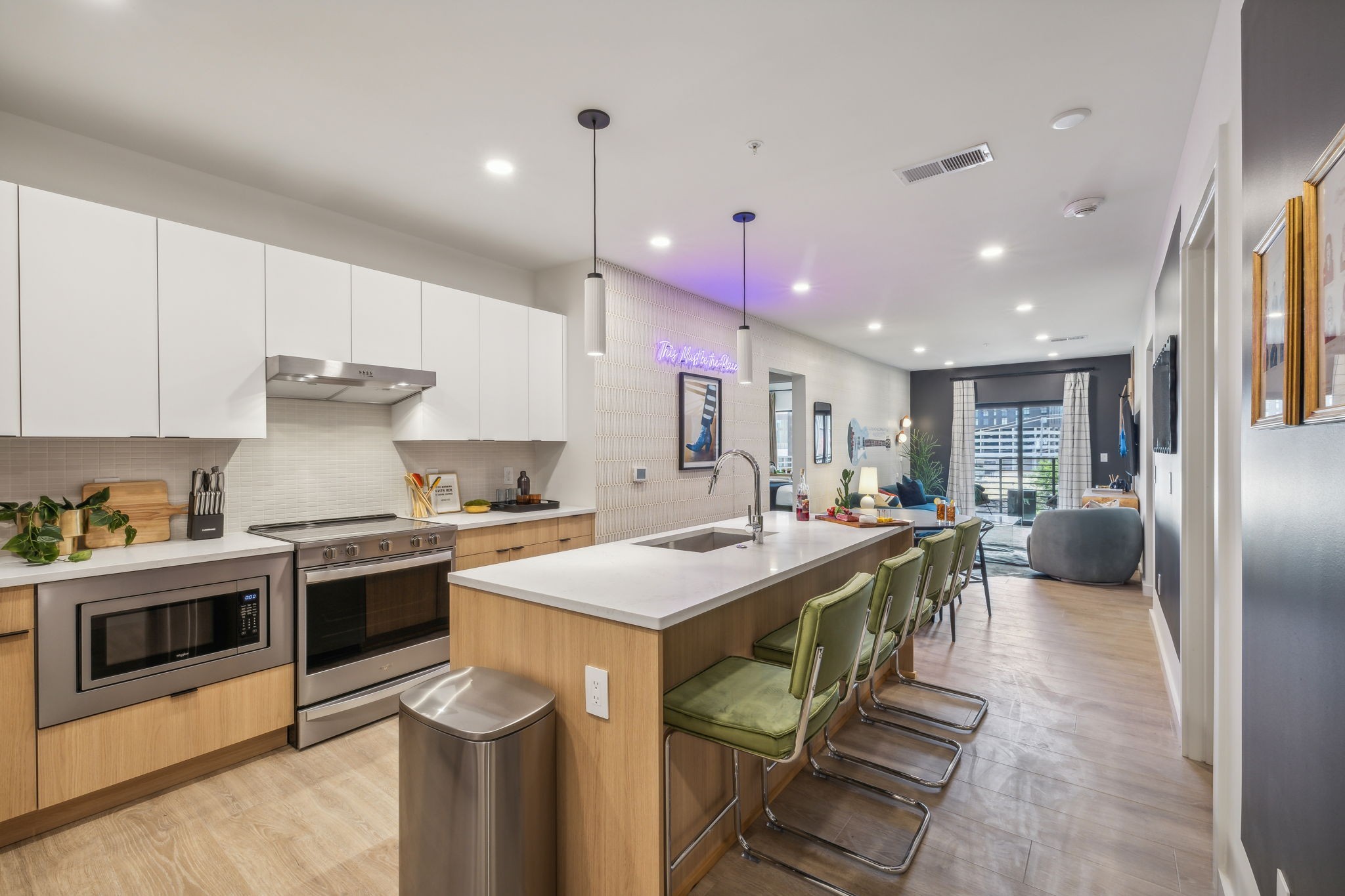 635 7th Ave, S Unit: 512