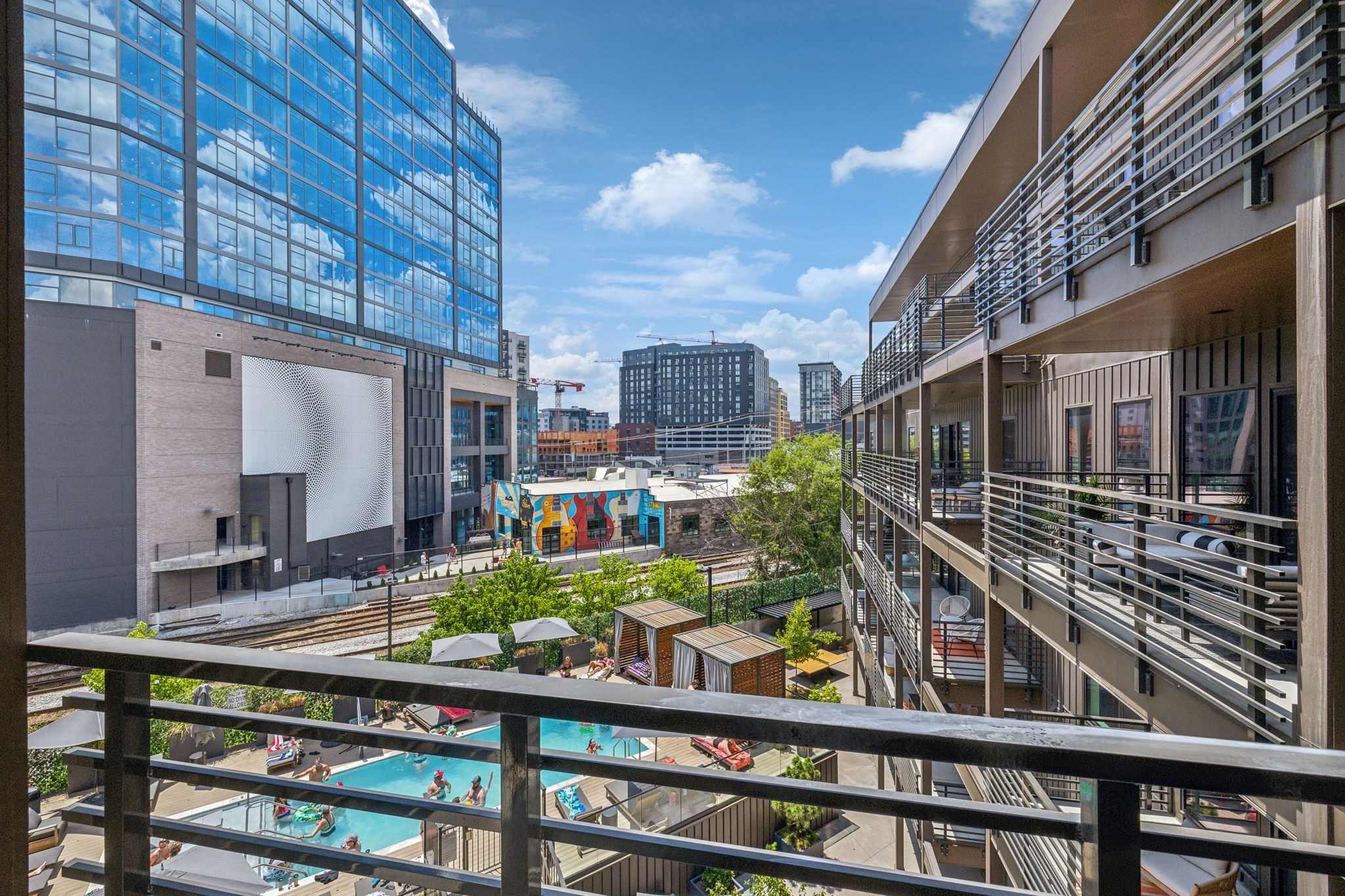 635 7th Ave, S Unit: 512
